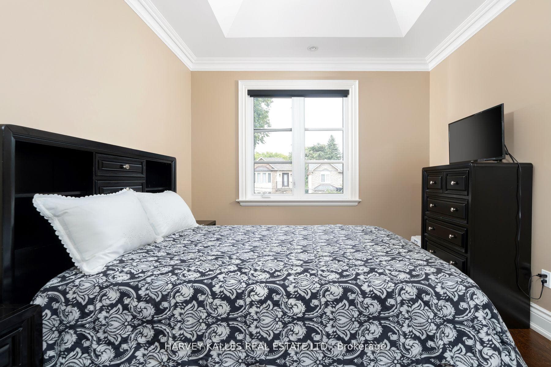 292 Laird Drive photo 28