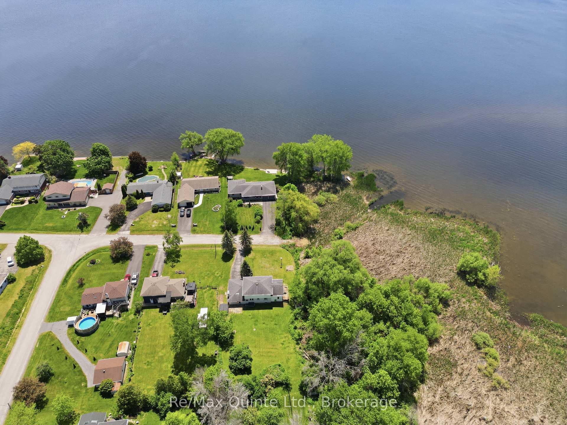 106 Baylea Drive photo 3