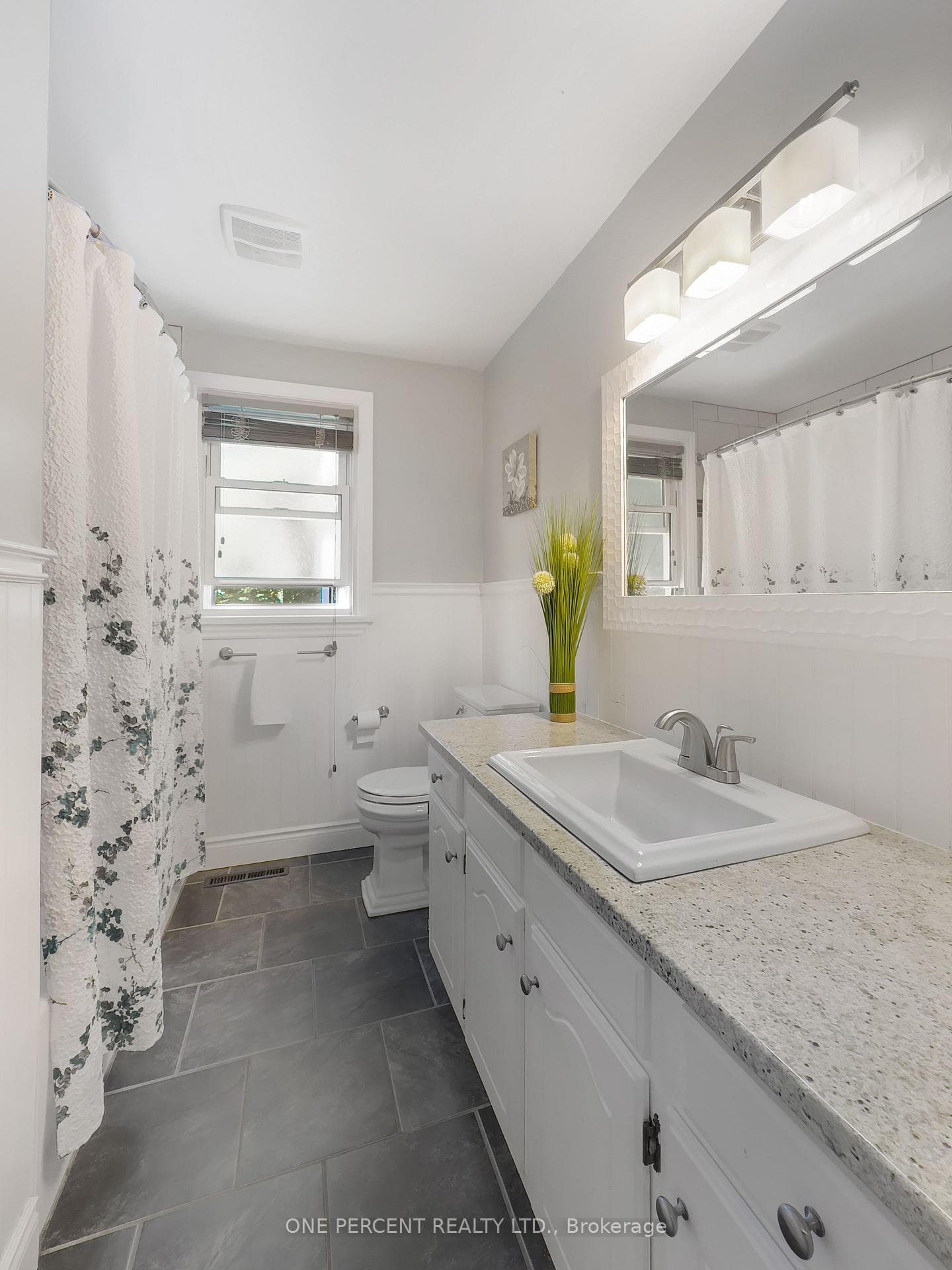 22 BRADGATE Road photo 16