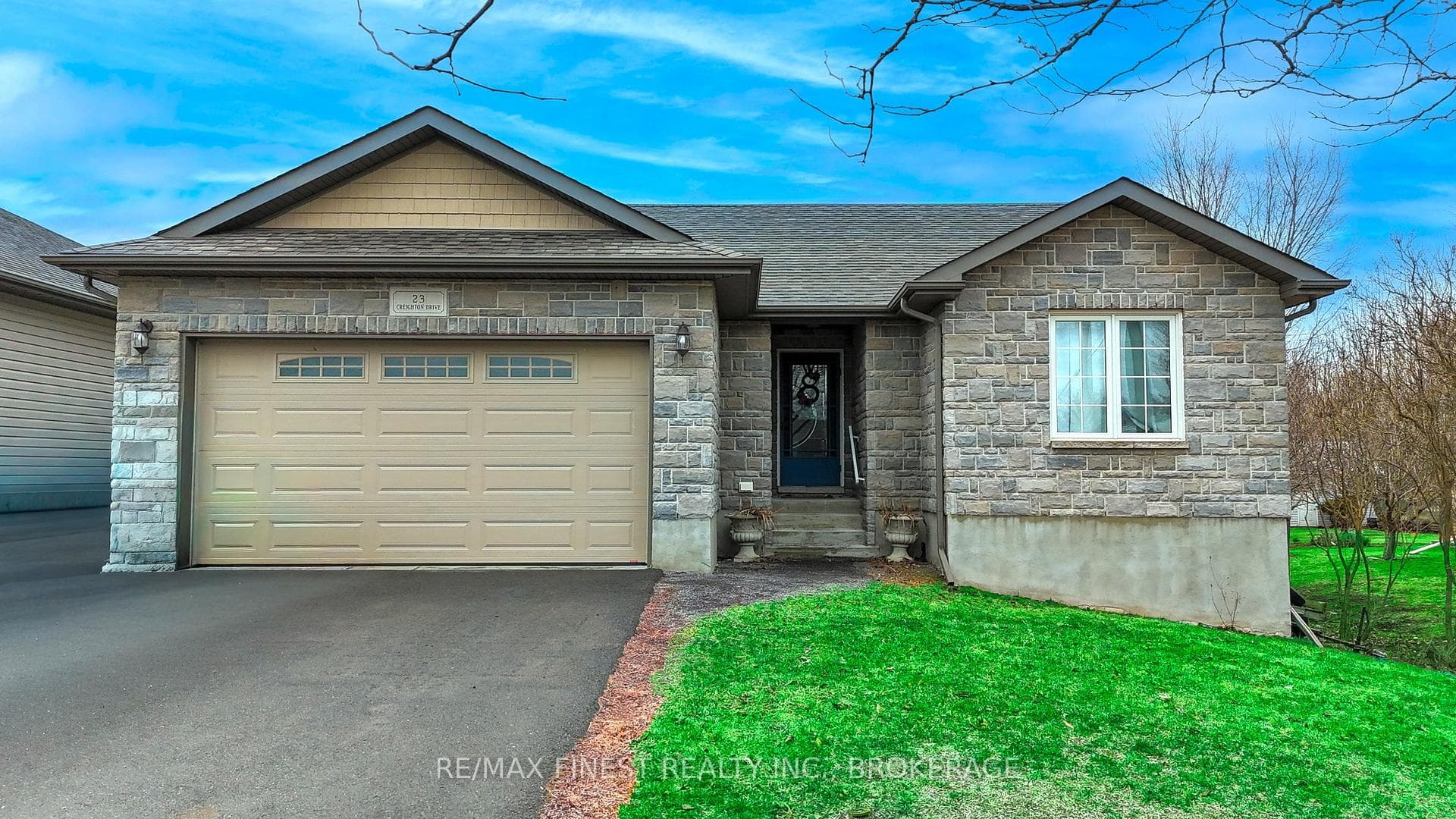 23 Creighton Drive photo 1