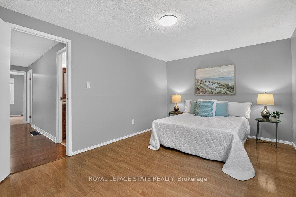 138 Memorial Avenue photo 5