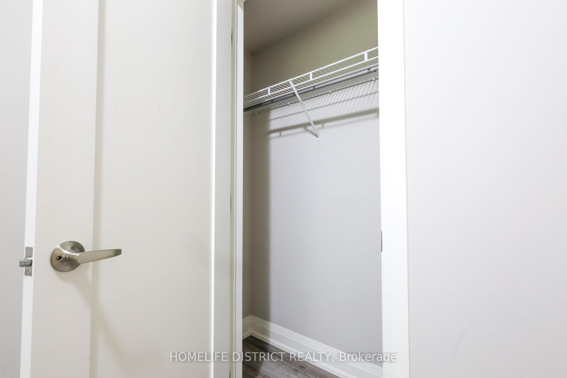 127 Gibbons Street photo 27