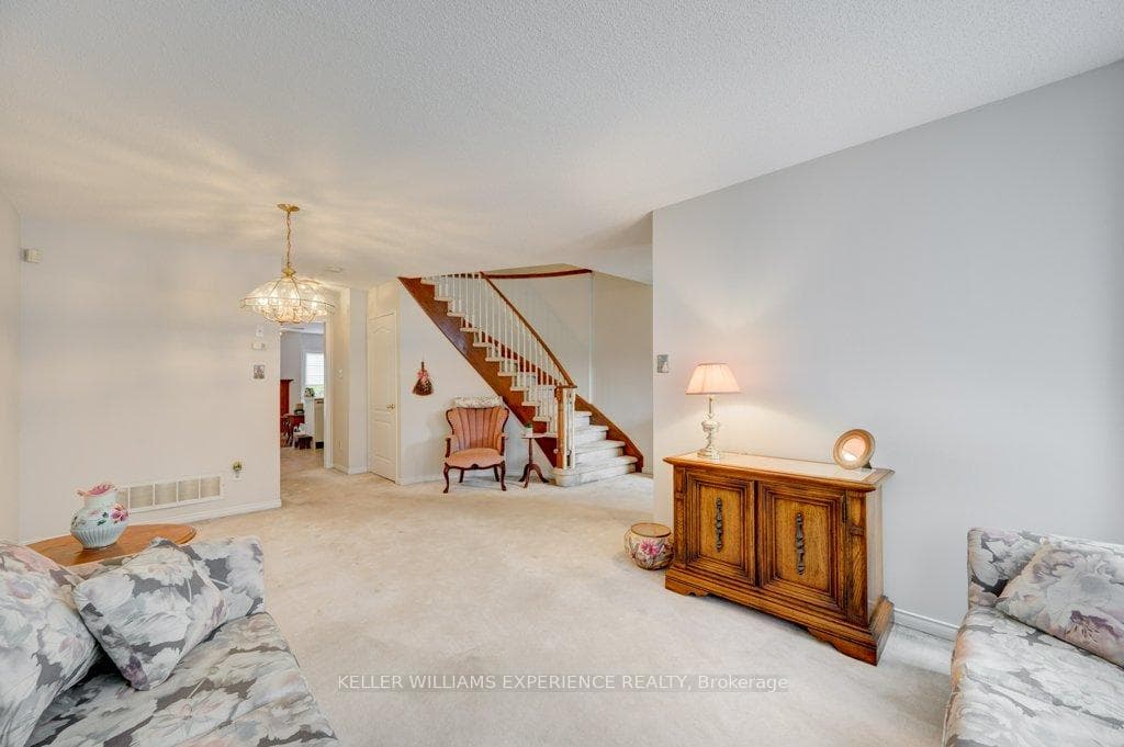 2136 Forest Gate Park photo 6