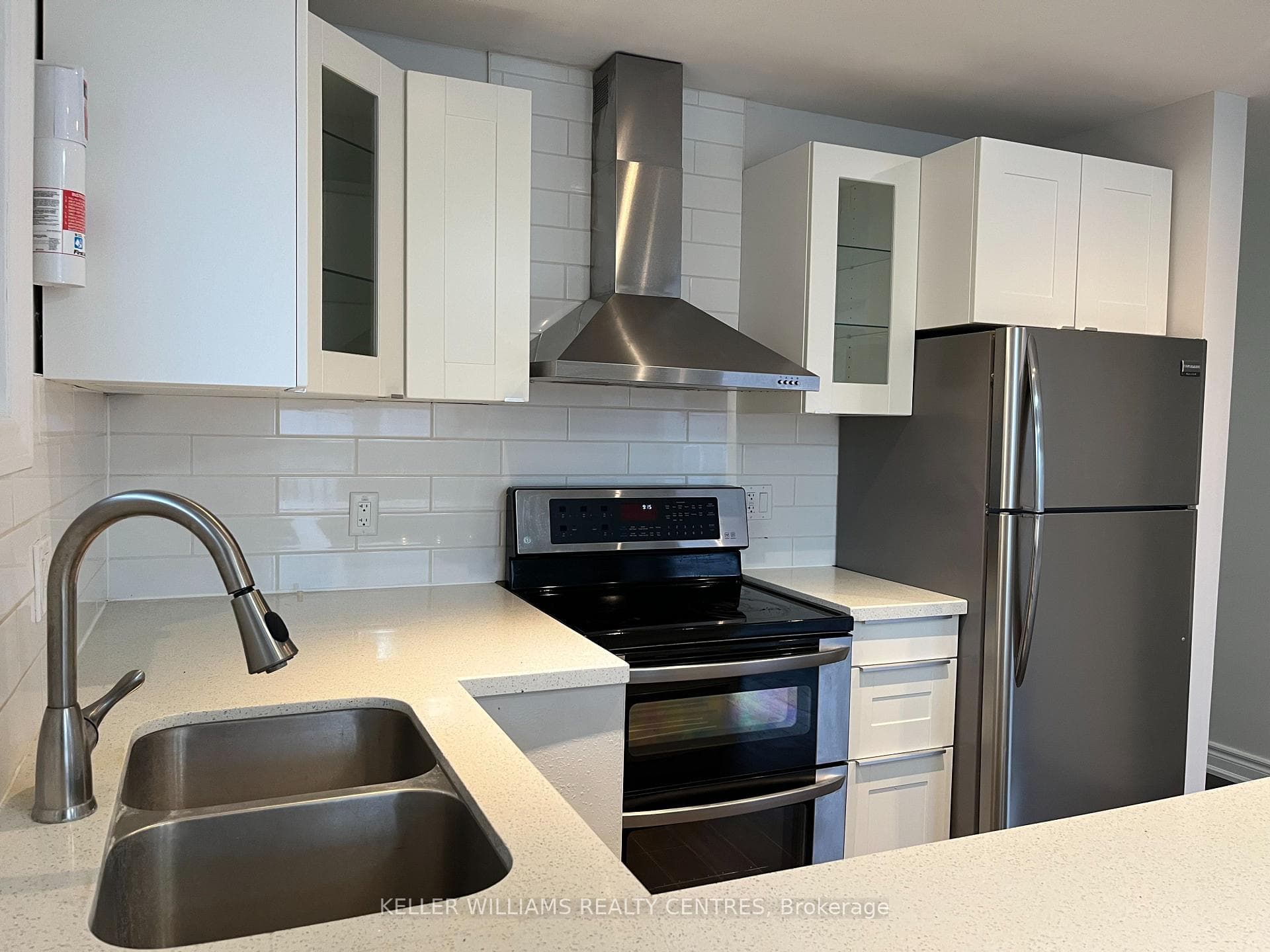 211 Silverbirch Drive Unit Upper photo 2