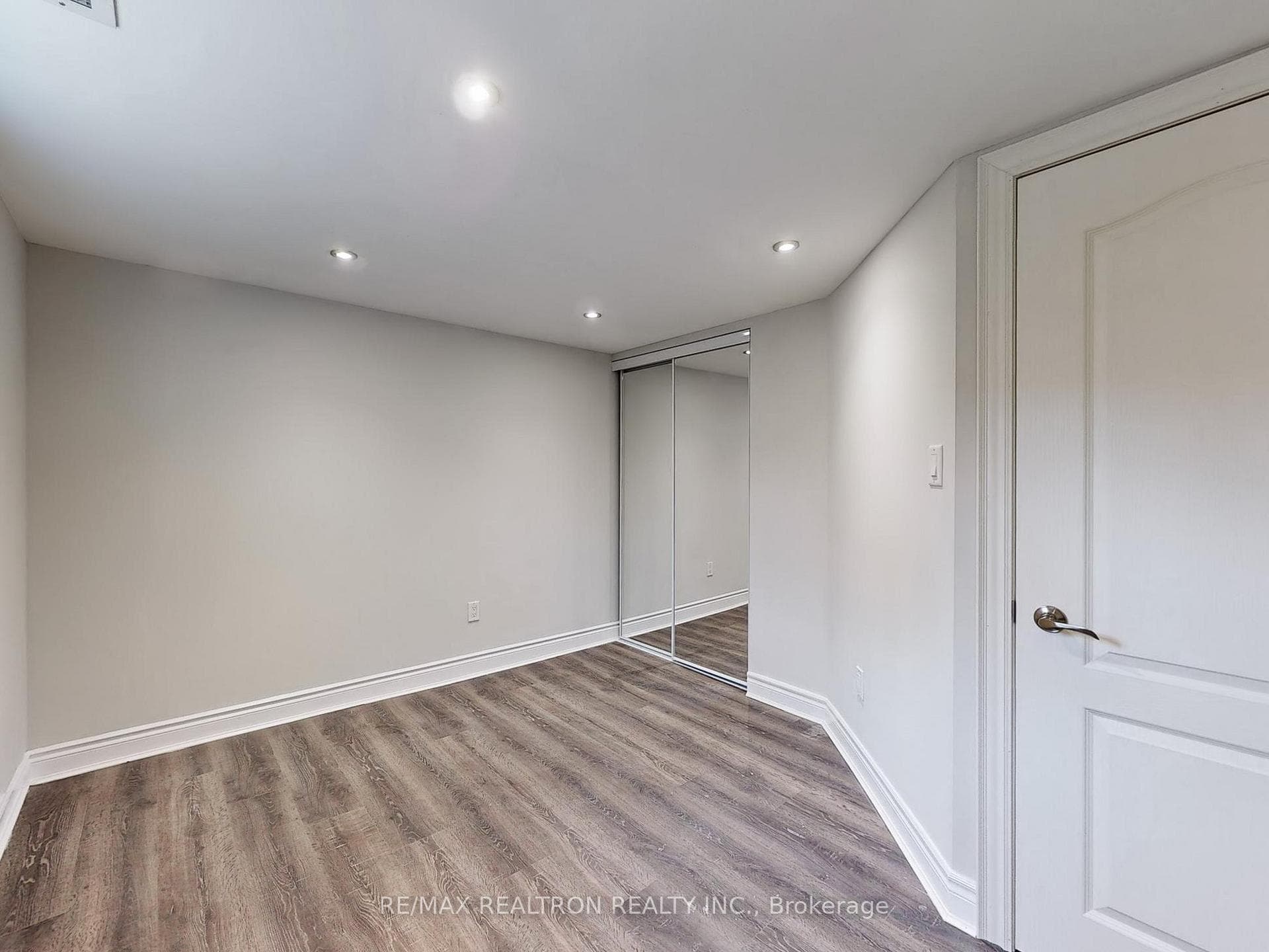 49 Exbury Road Unit Bsmt photo 18
