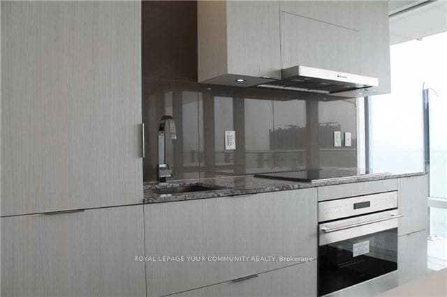 1 Bloor Street Unit 5402 photo 4