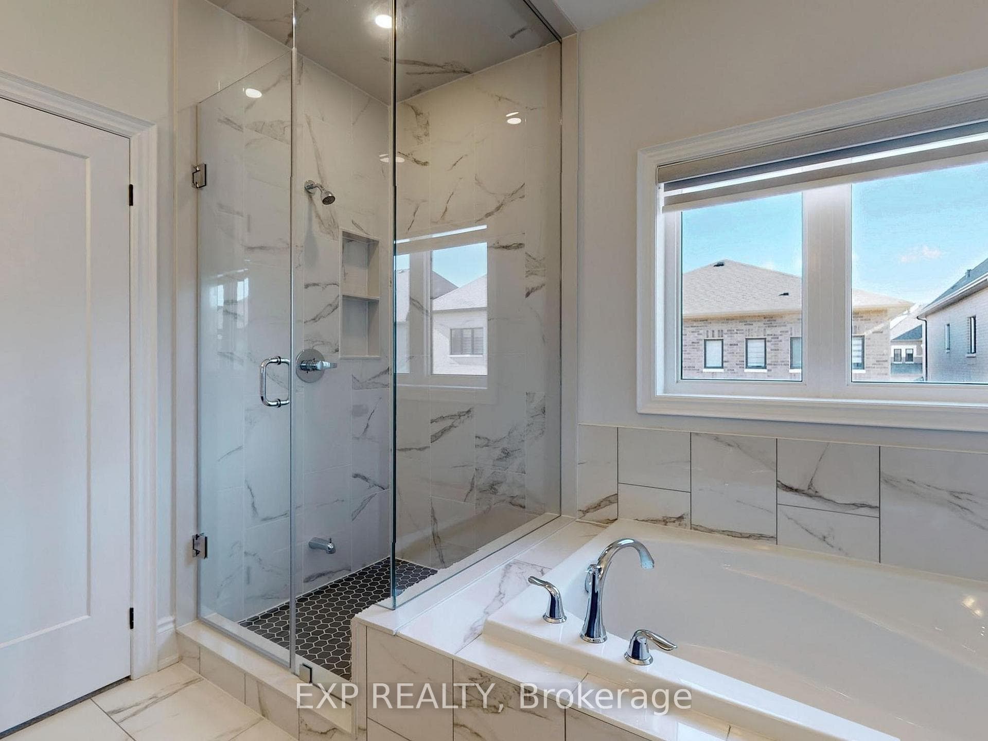 30 Duxbury Road photo 27
