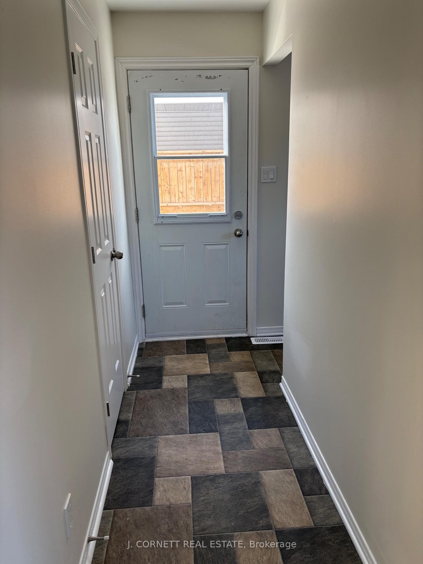 2313 Emily Crescent photo 17