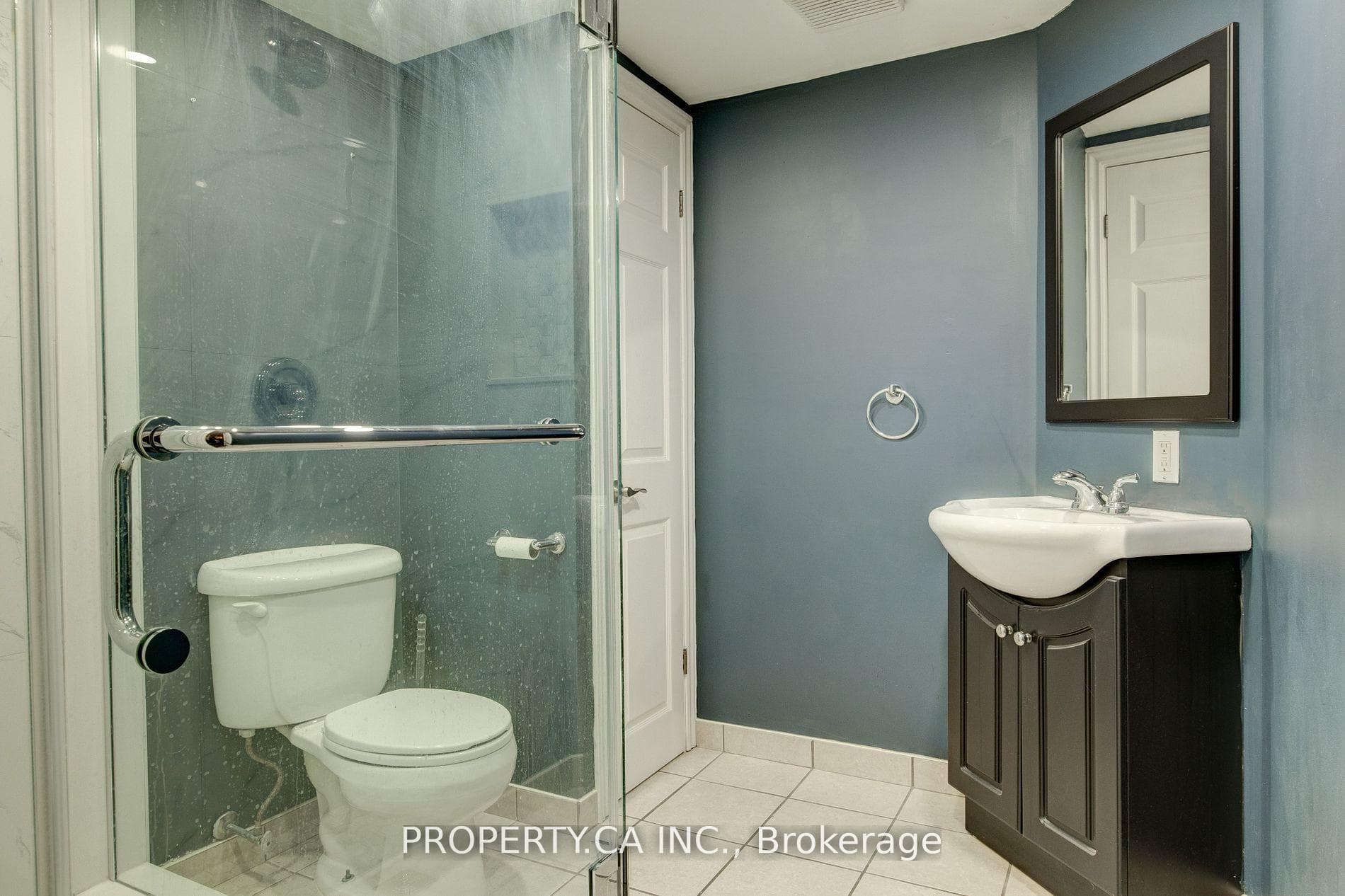 71 Highpark Avenue Unit Lower photo 8