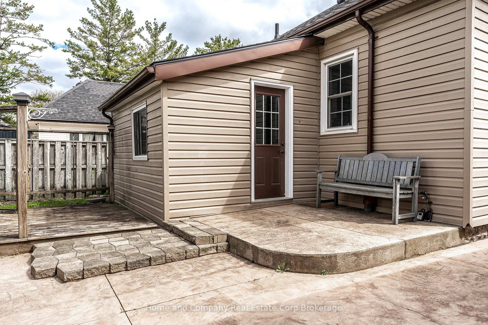 94 Milton Street photo 30