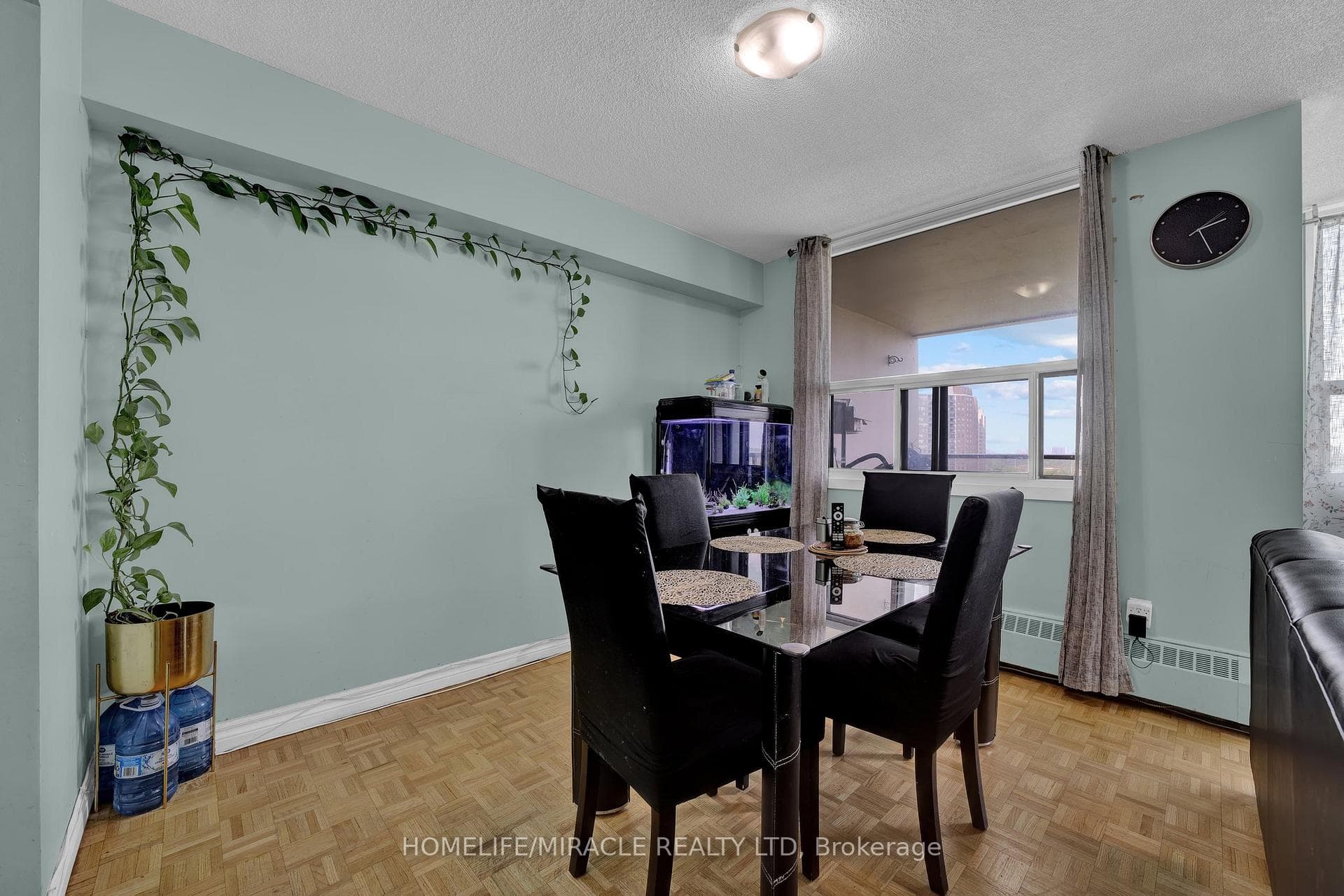 551 The West Mall Avenue Unit 1102 photo 9