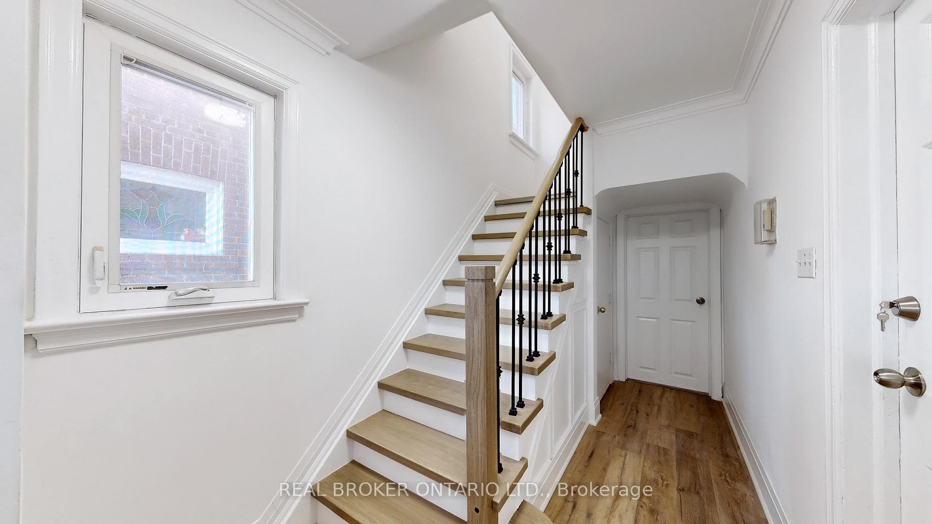451 Donlands Avenue Unit Main photo 5