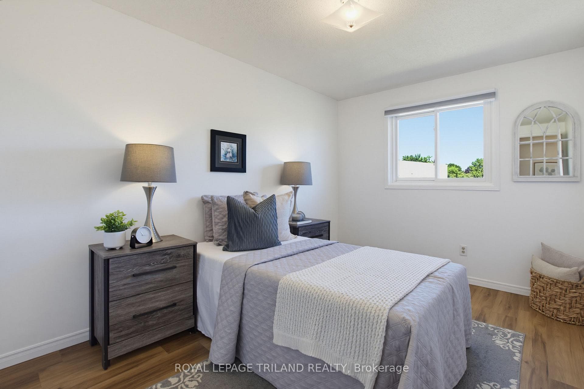 765 Homeview Road photo 22