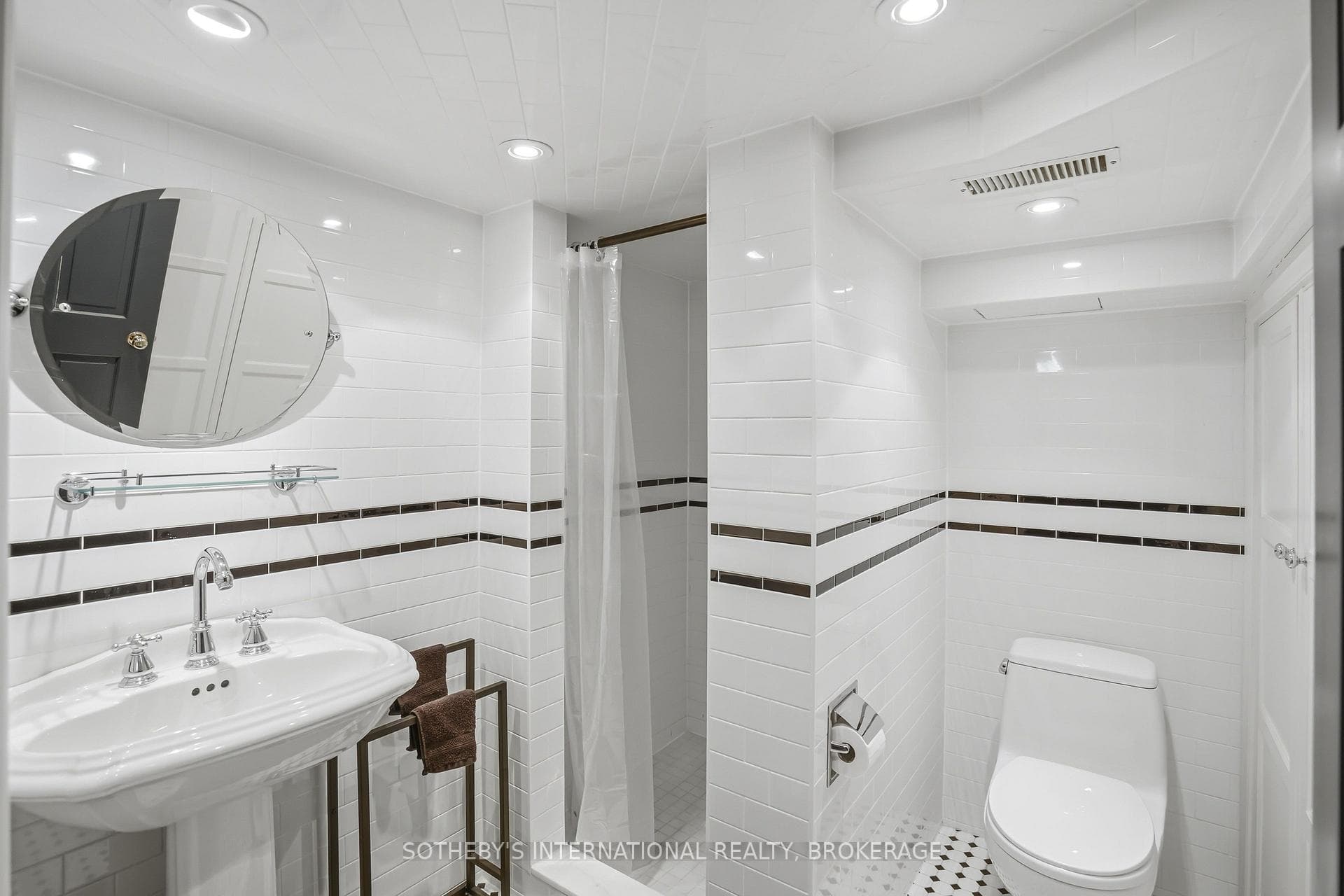 Three piece ensuite in lower level.