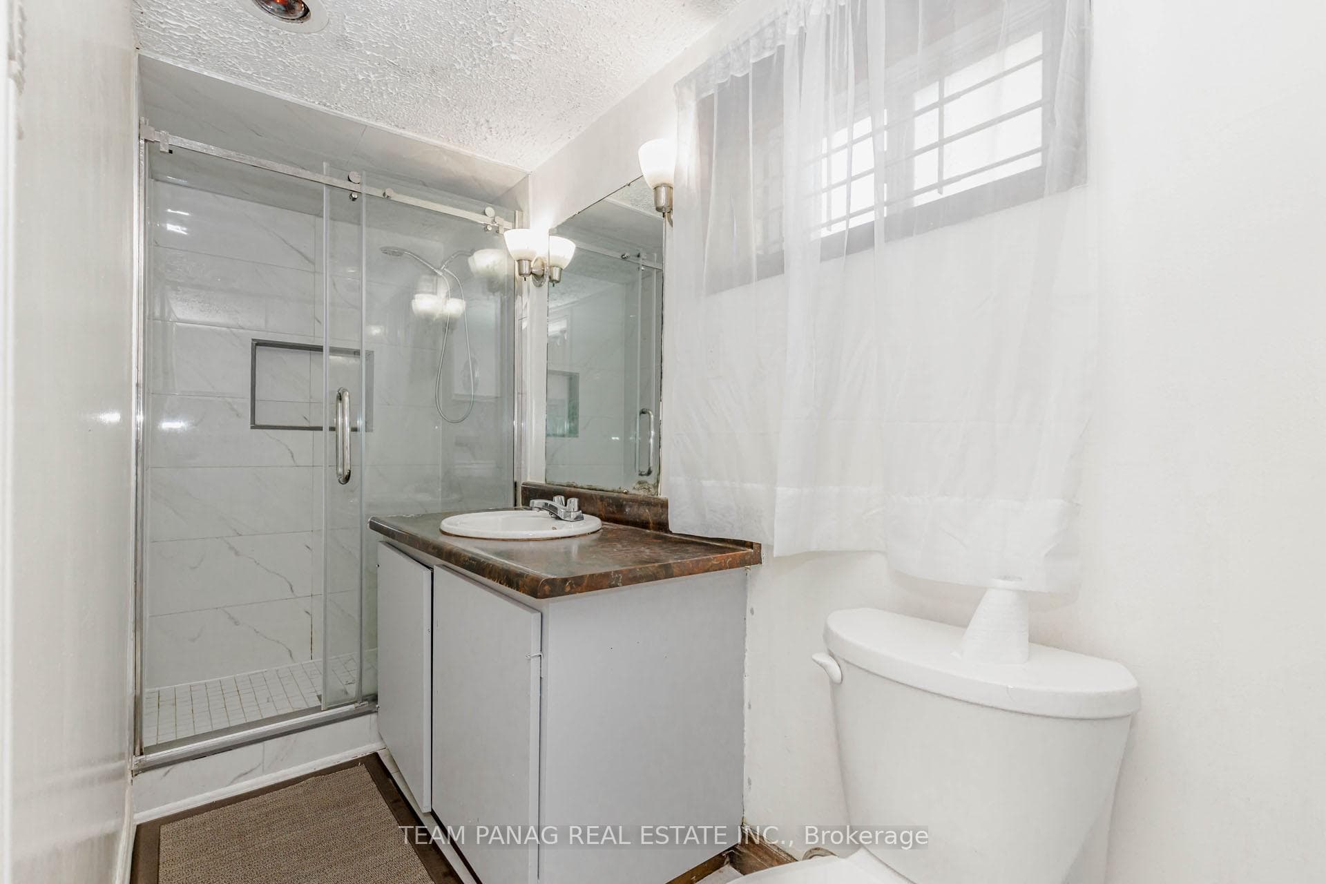 141 Fallingdale Crescent photo 27