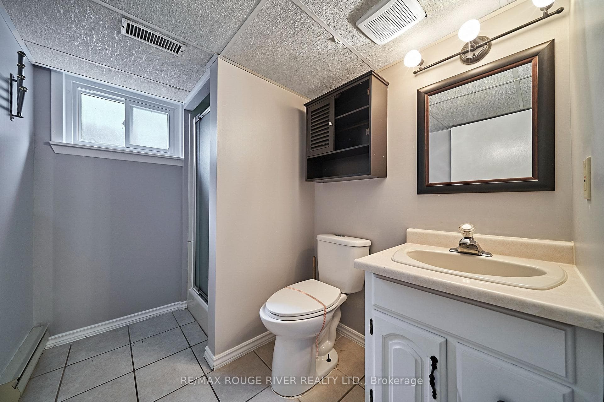 1073 King Street photo 39