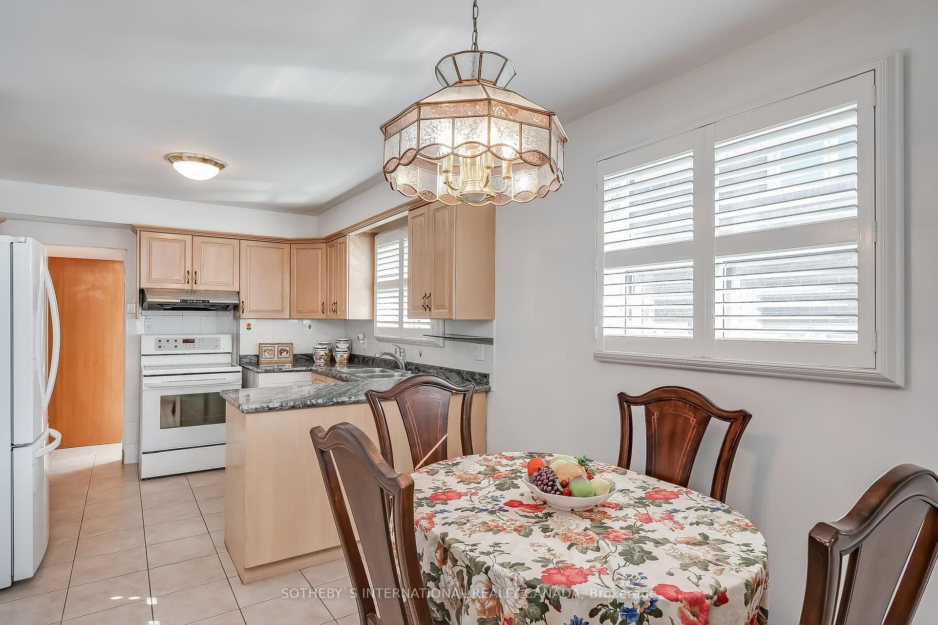 160 Spenvalley Drive photo 9