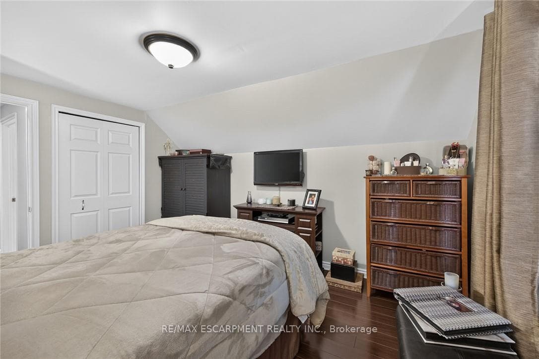 180 East 25th Street photo 27