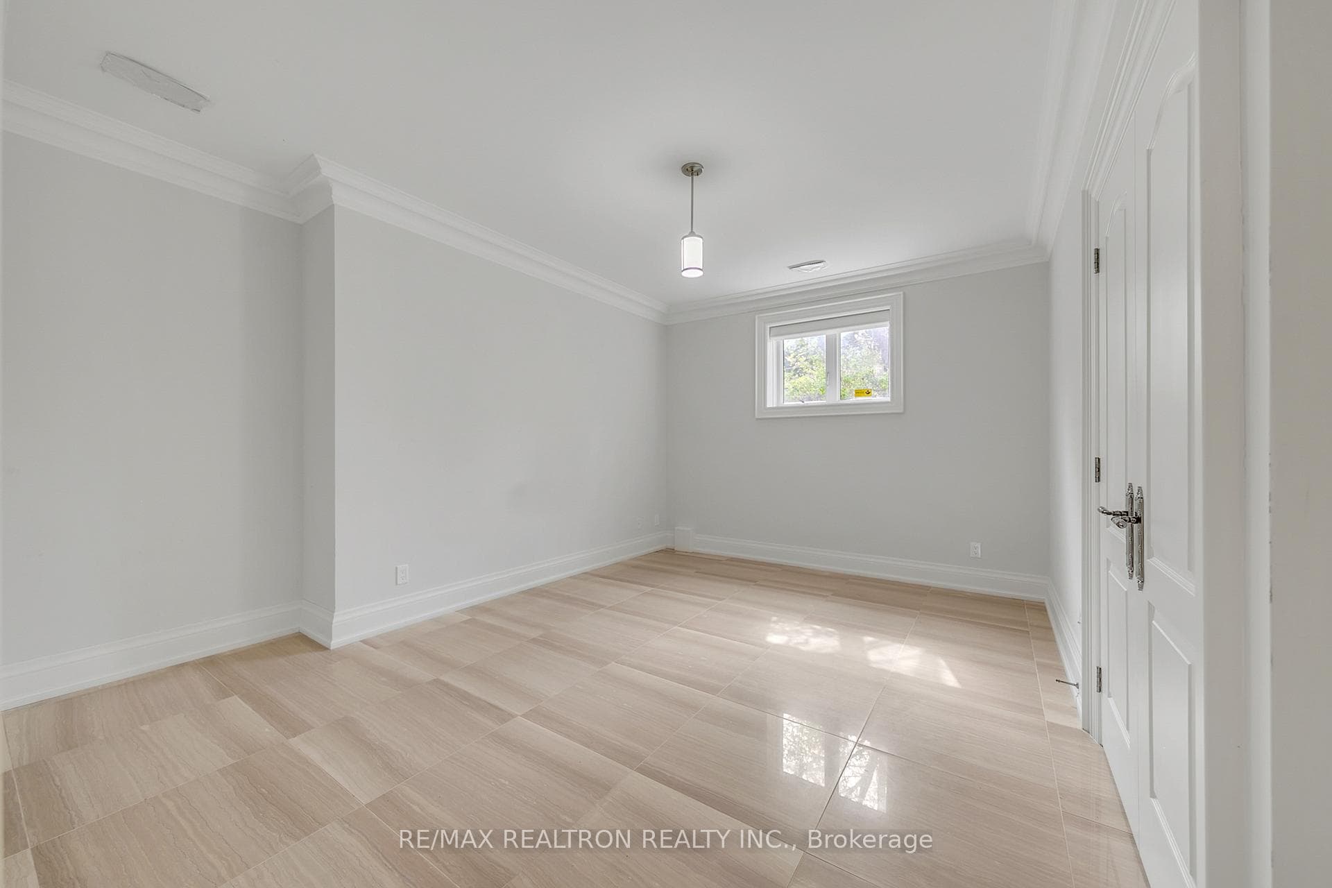2706 Bayview Avenue photo 33