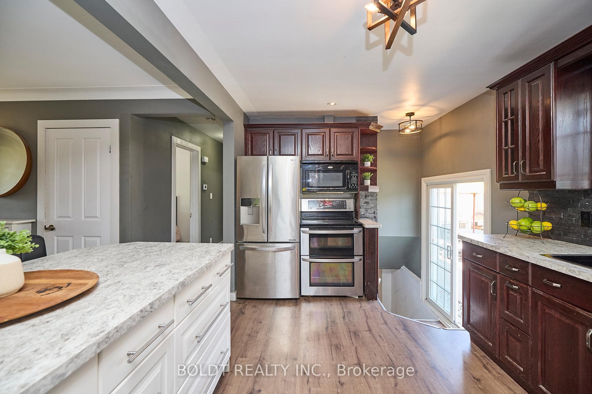 552 Lake Street photo 14