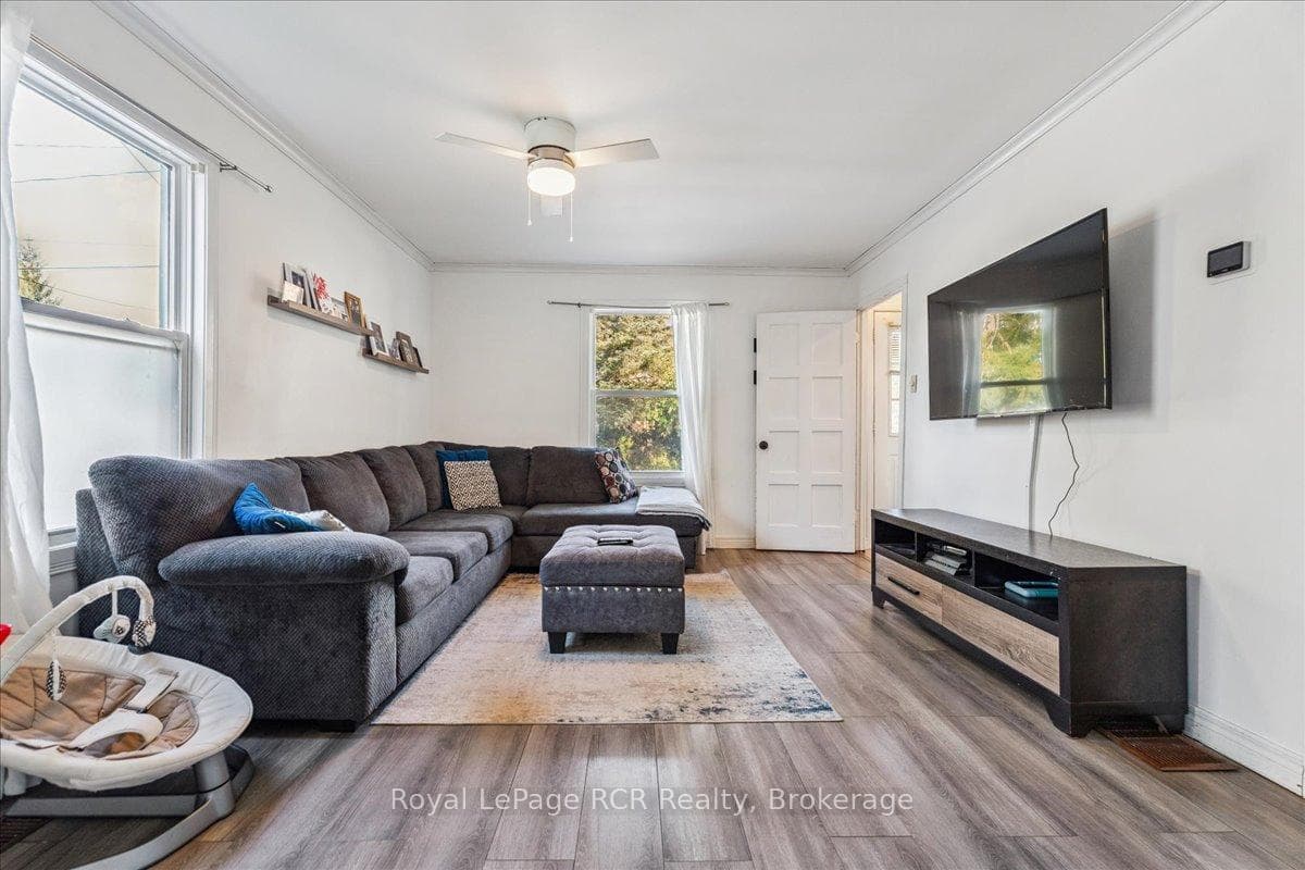 1368 6th Avenue photo 9