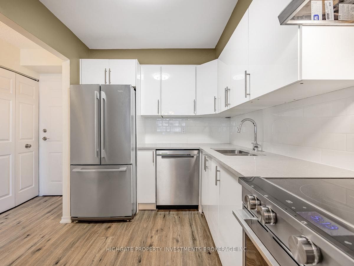 1270 Maple Crossing Boulevard Unit 1203 photo 12