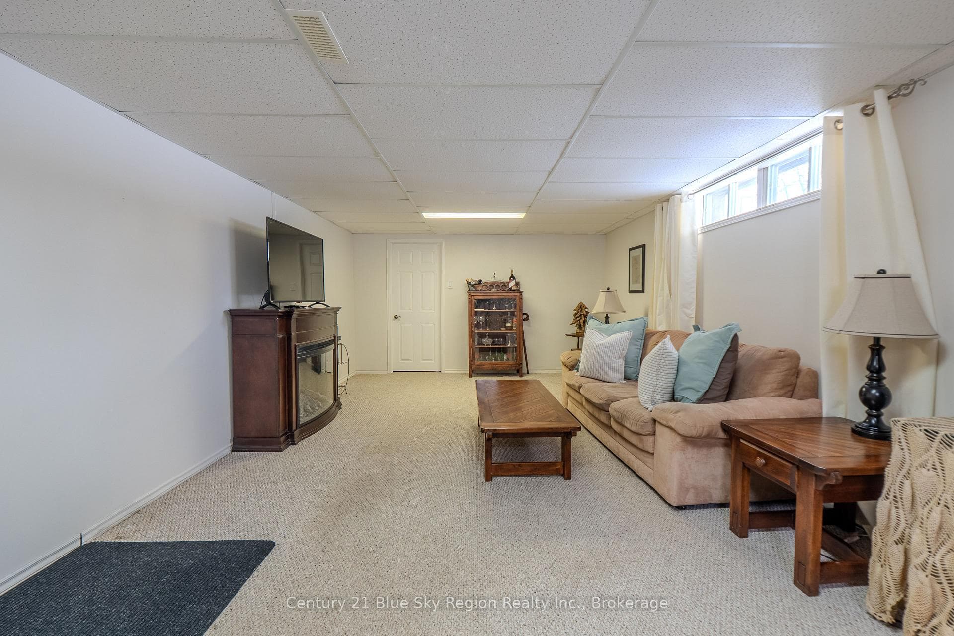96 Strathcona Drive photo 26