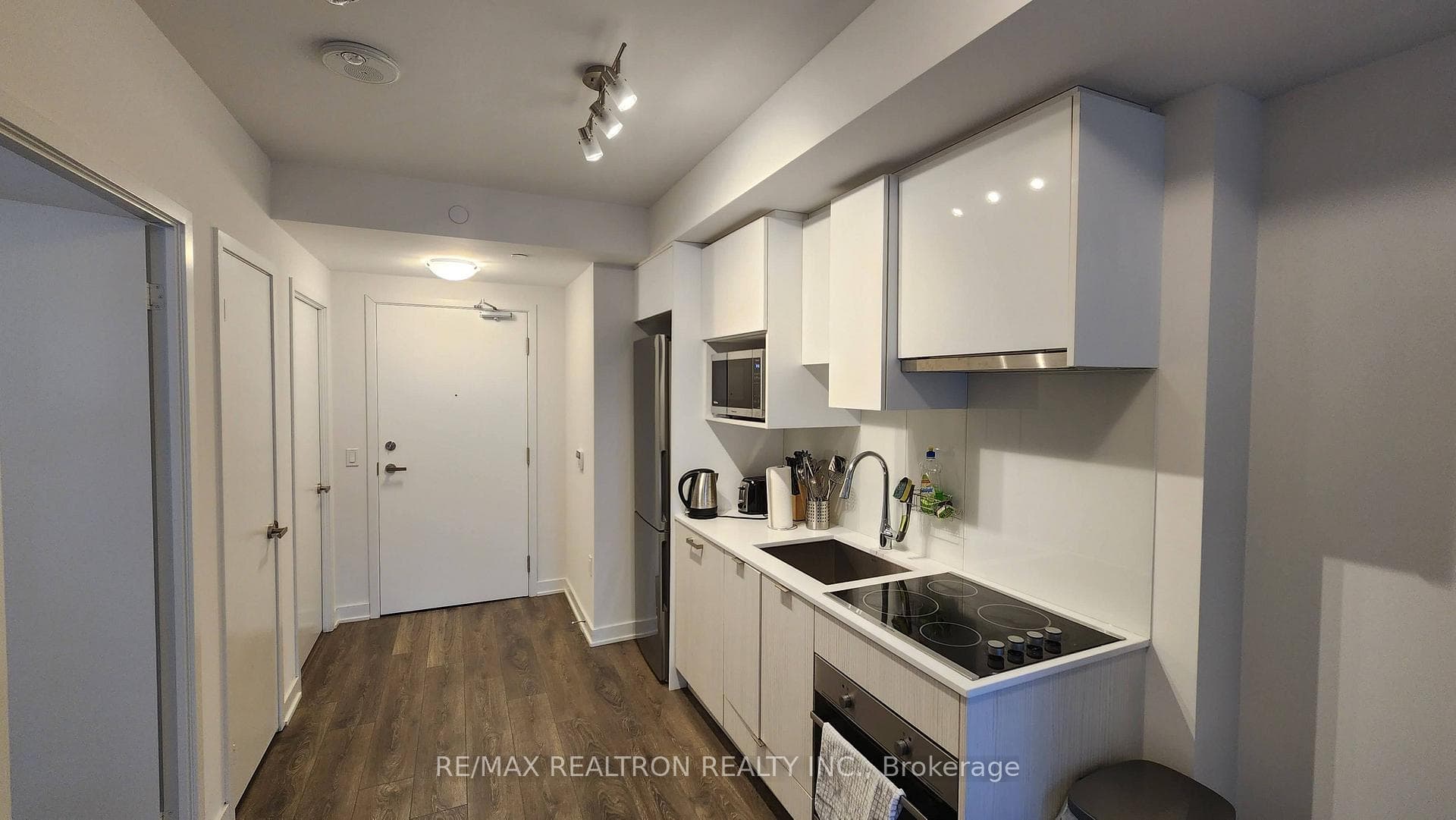 195 Redpath Avenue Unit 1413 photo 16