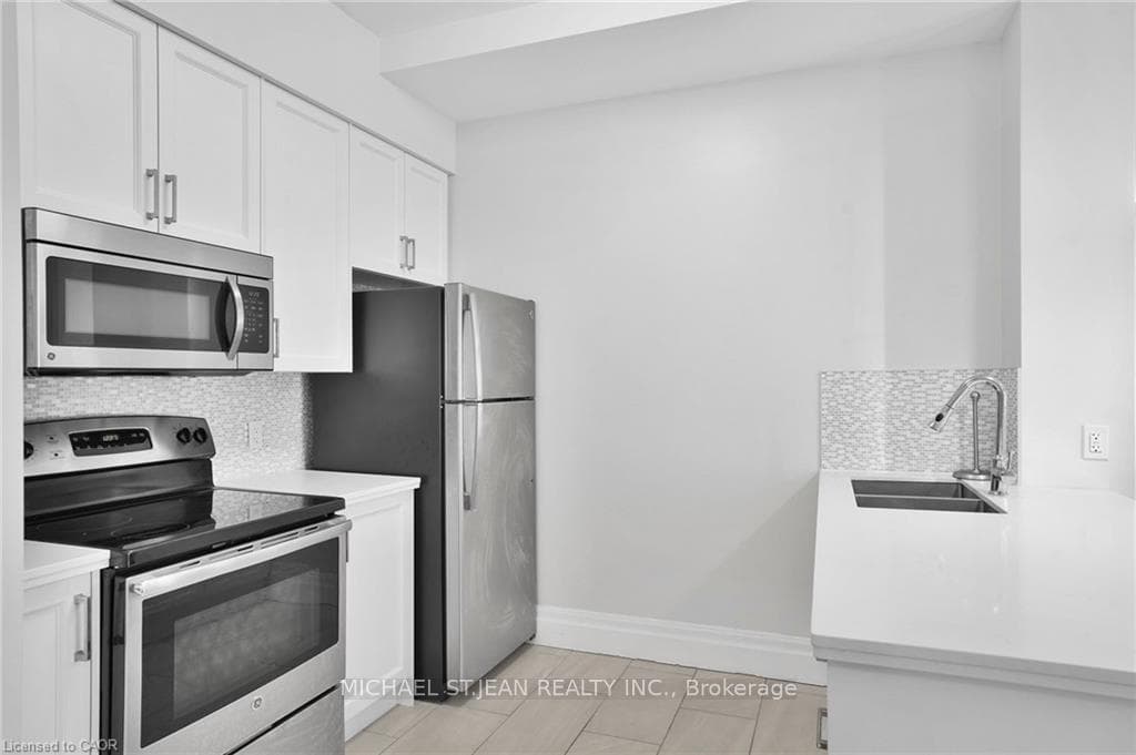 112 King Street Unit 1111 photo 24
