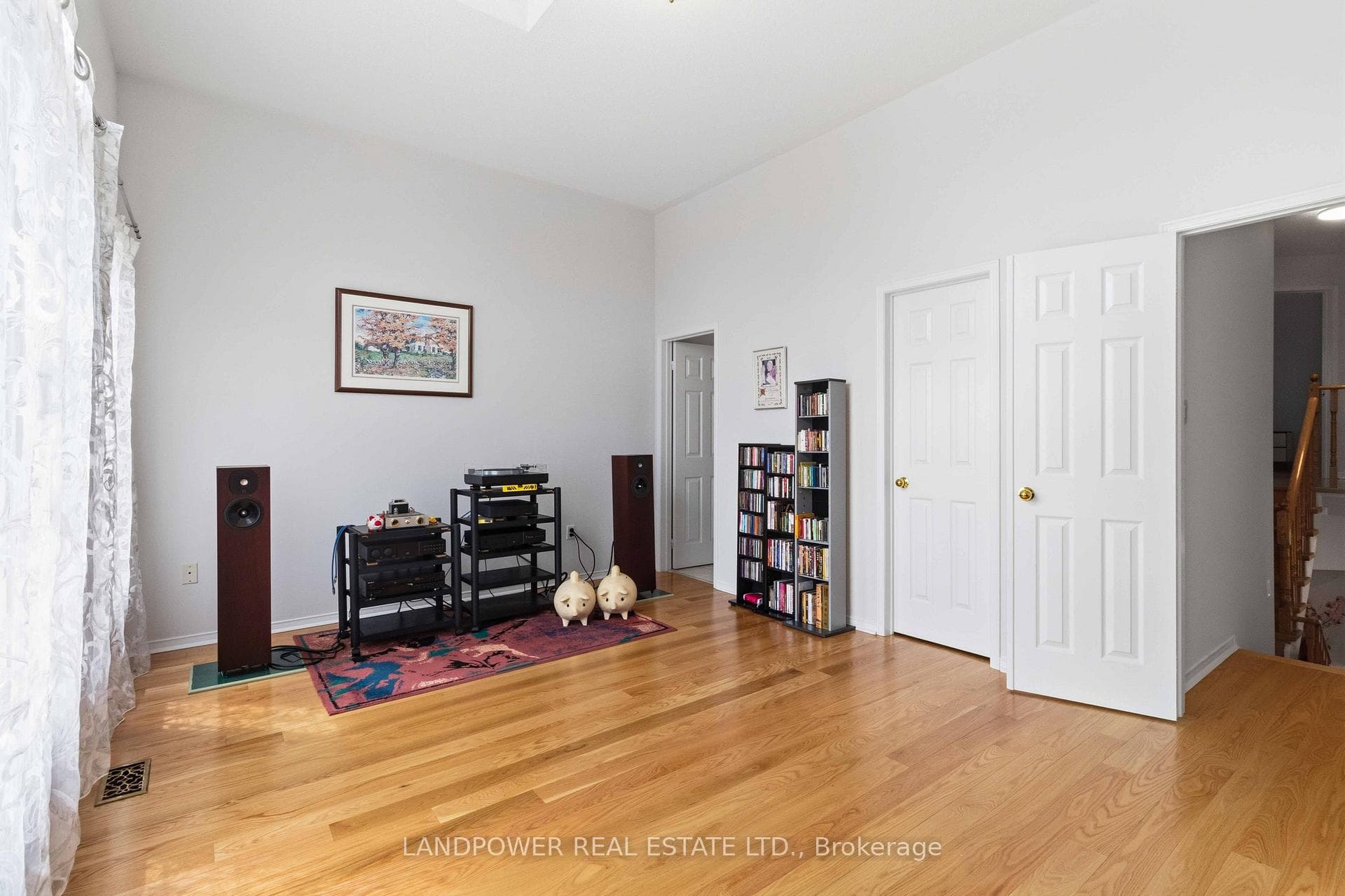 55 Garland Crescent photo 20