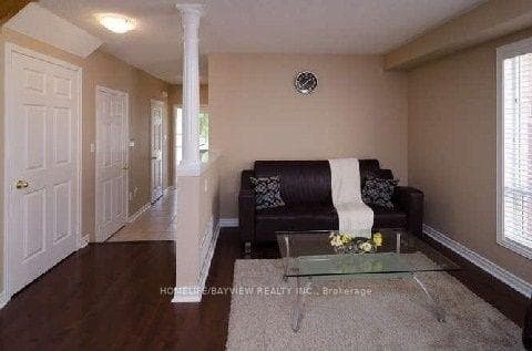 10 Selkirk Drive photo 3
