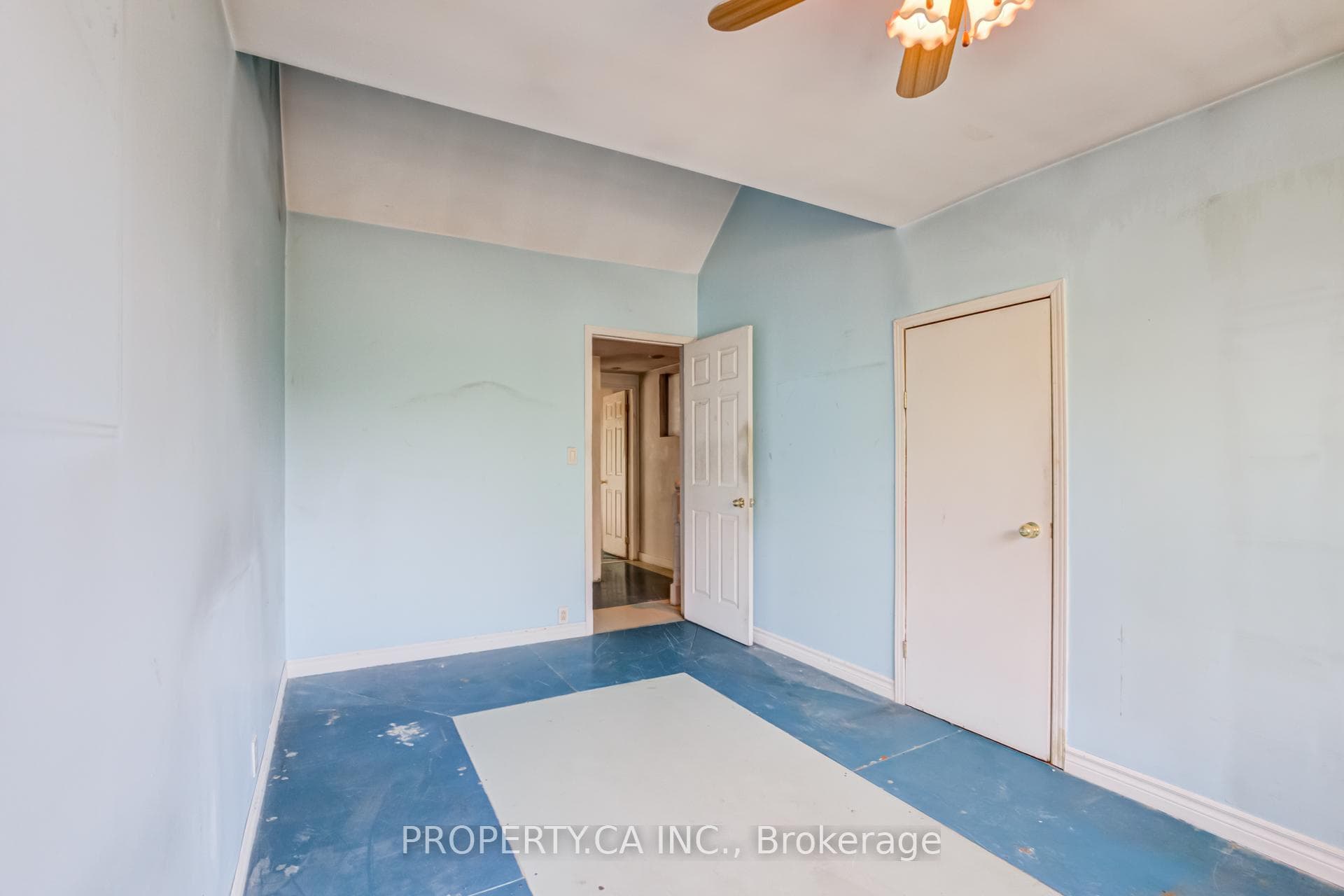 597 Rhodes Avenue photo 16