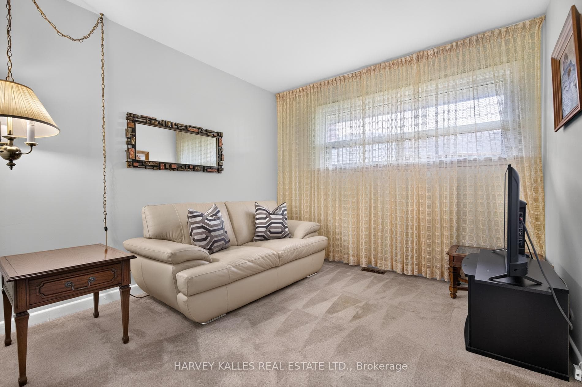 69 Poynter Drive photo 17