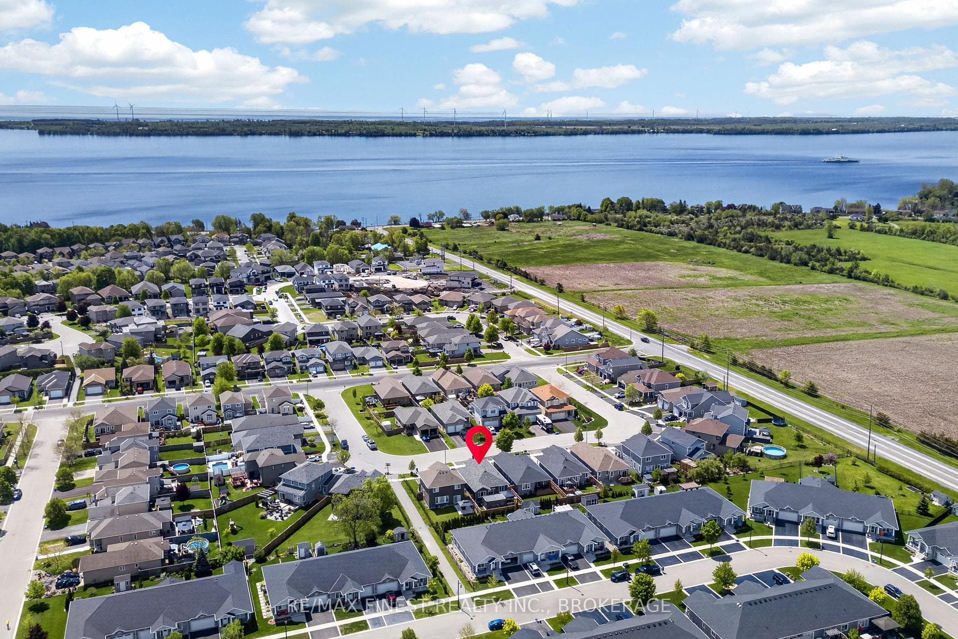 119 Champagne Crescent photo 29