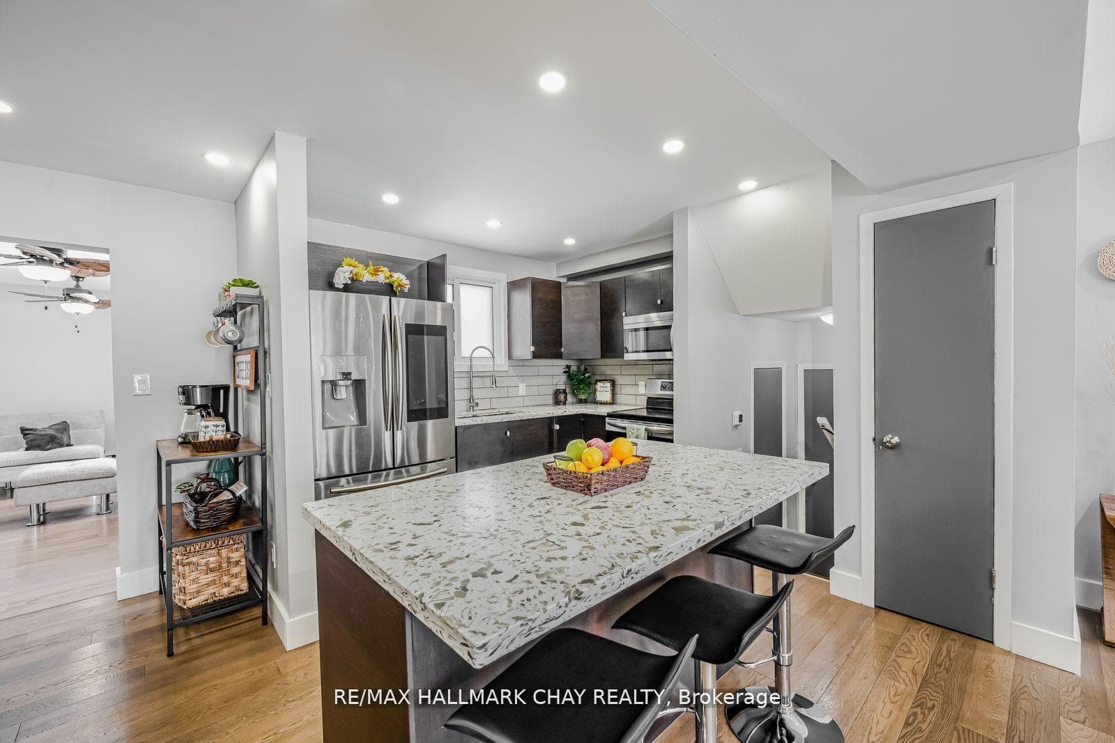 17 Walker Avenue photo 5