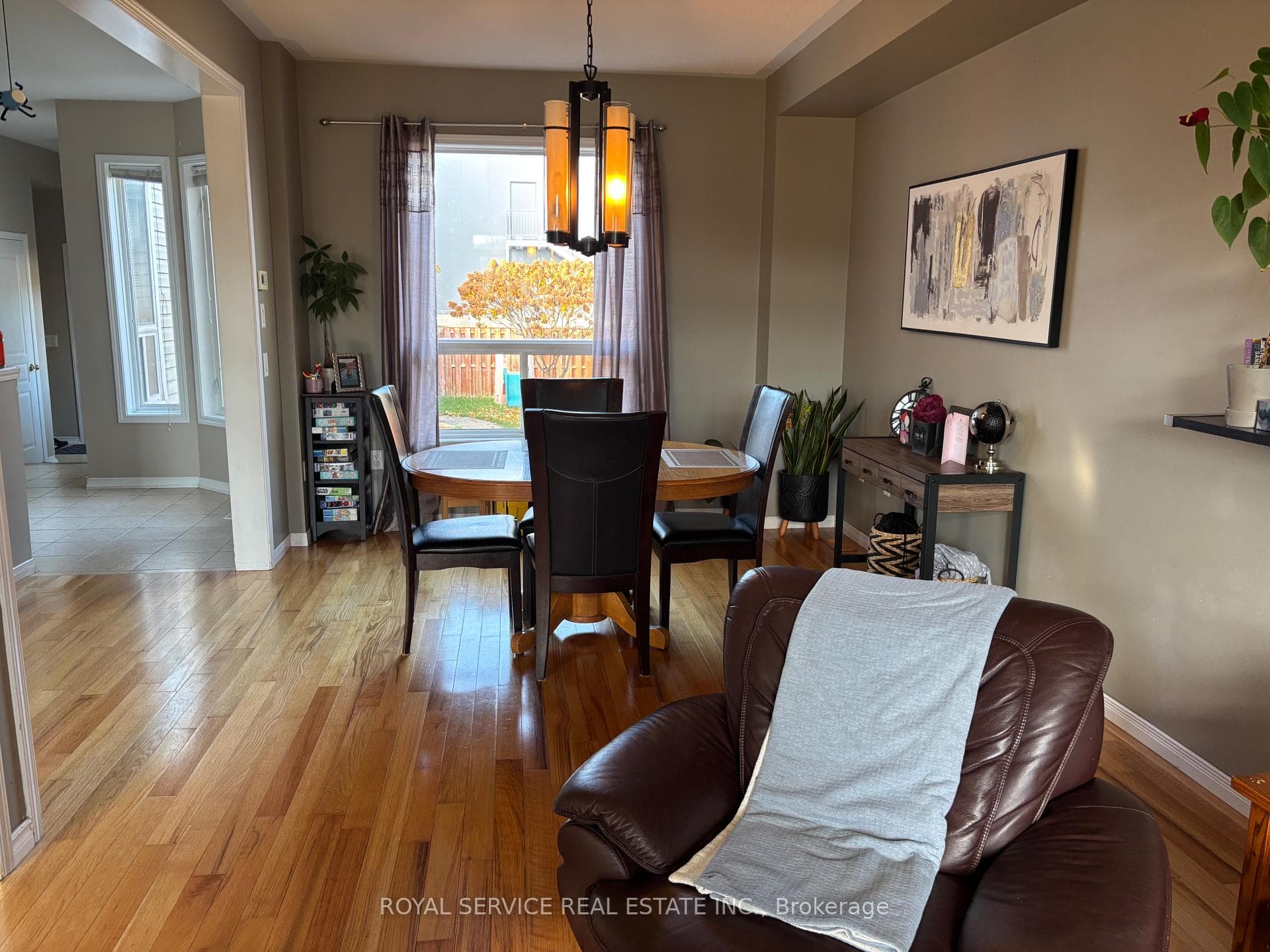 754 Carlisle Street photo 3