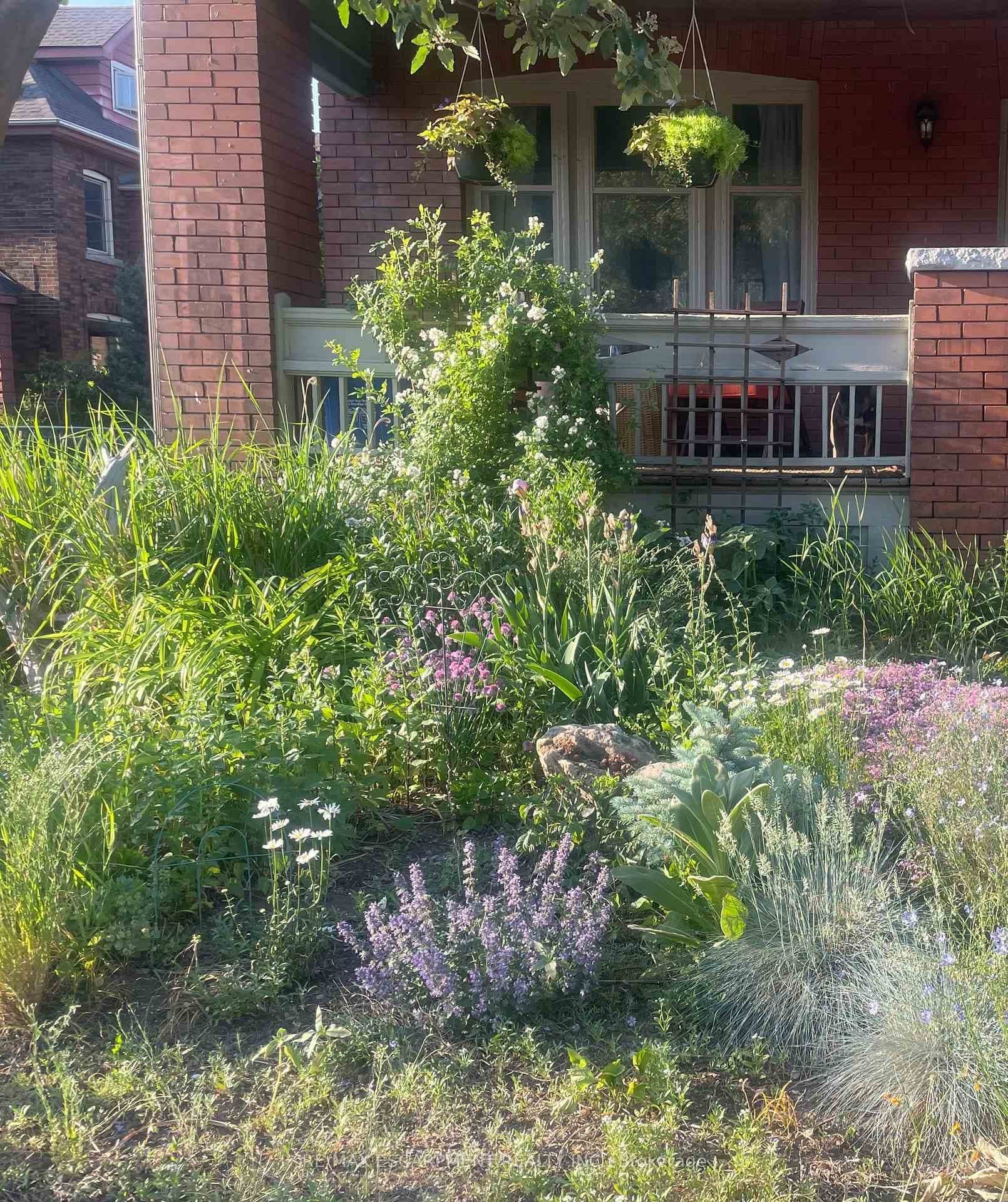 1 Rutherford Avenue photo 45