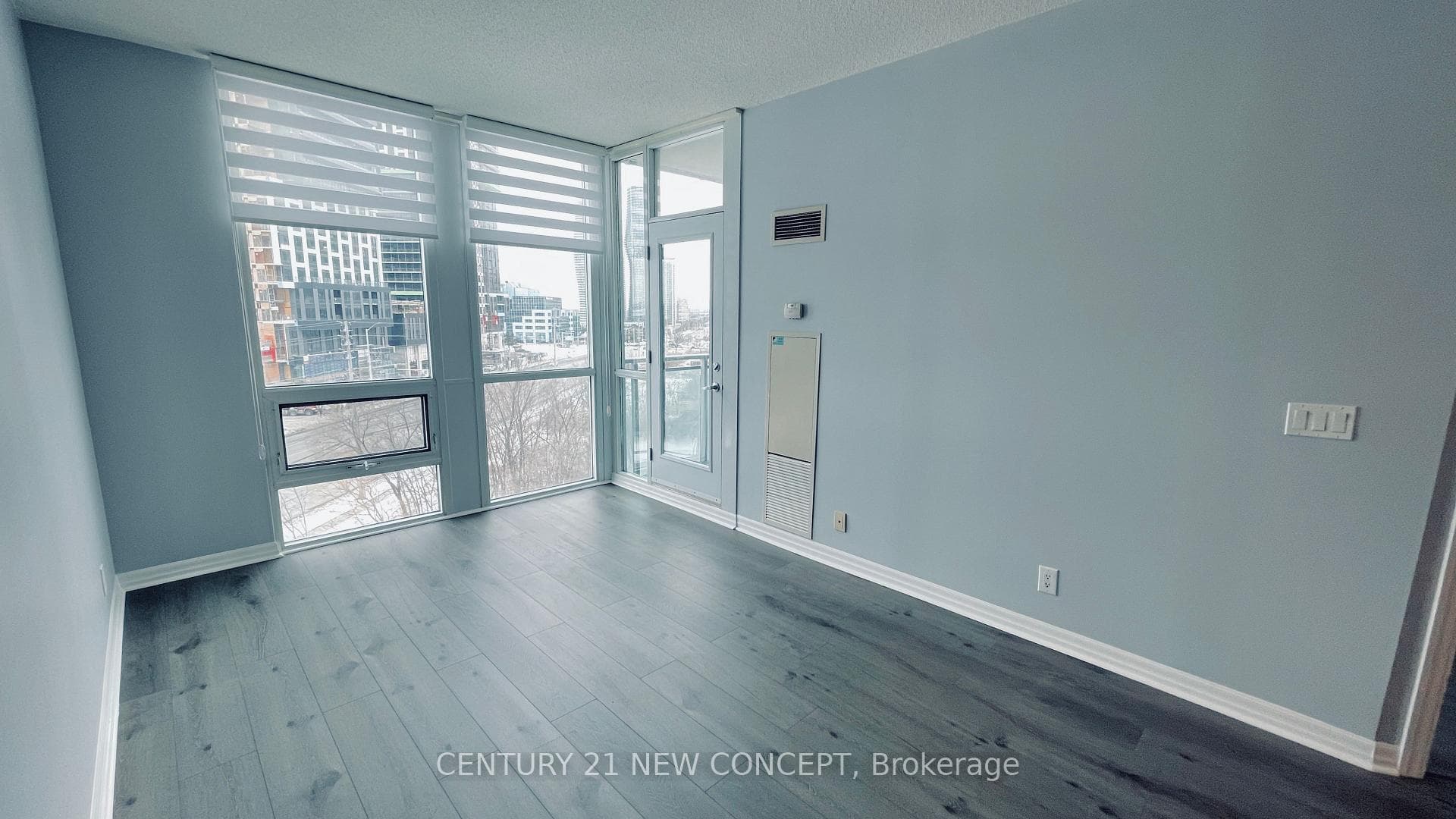 220 Burnhamthorpe Road Unit 601 photo 10