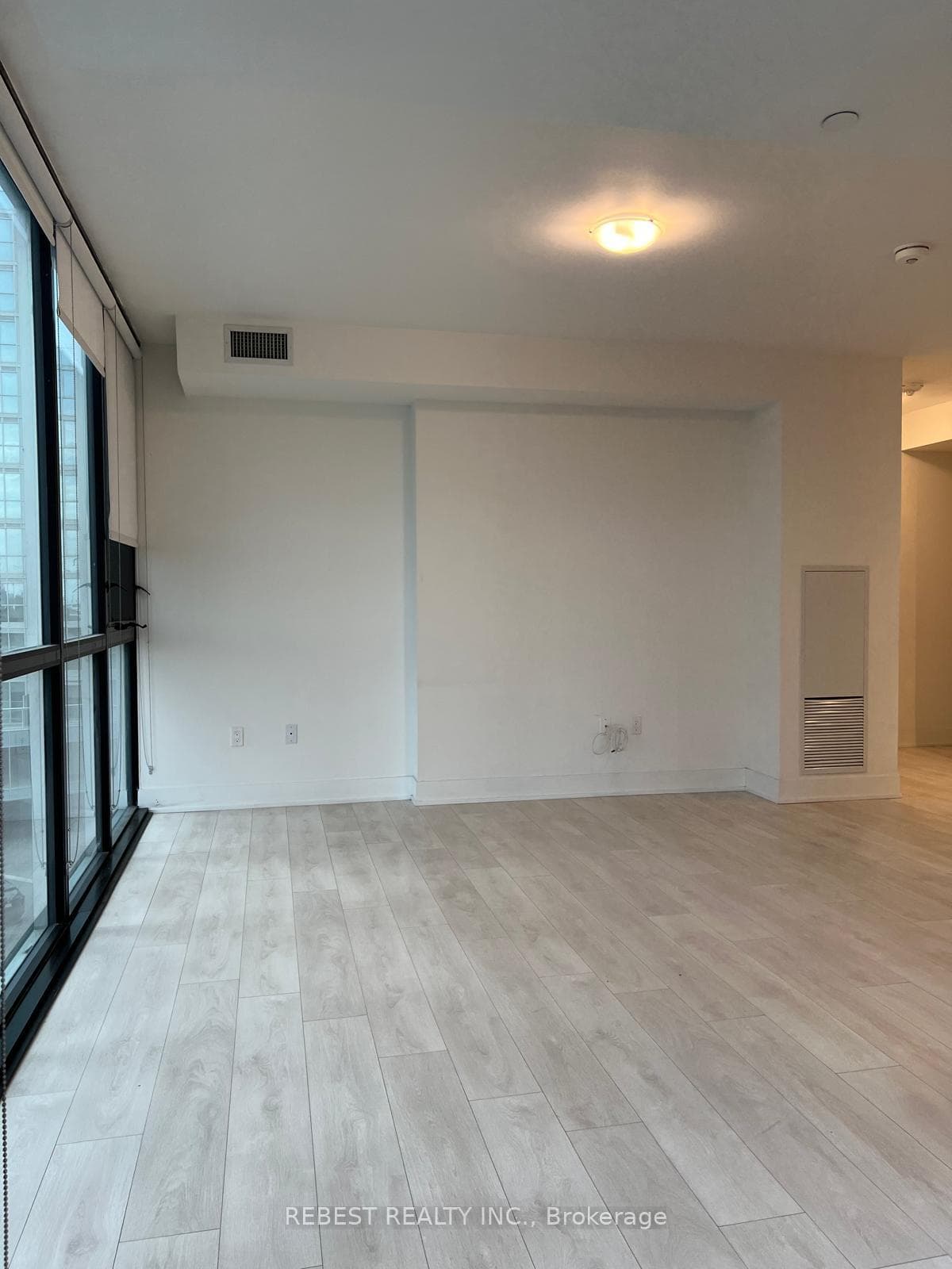 2908 Highway 7 Road Unit 402 photo 14