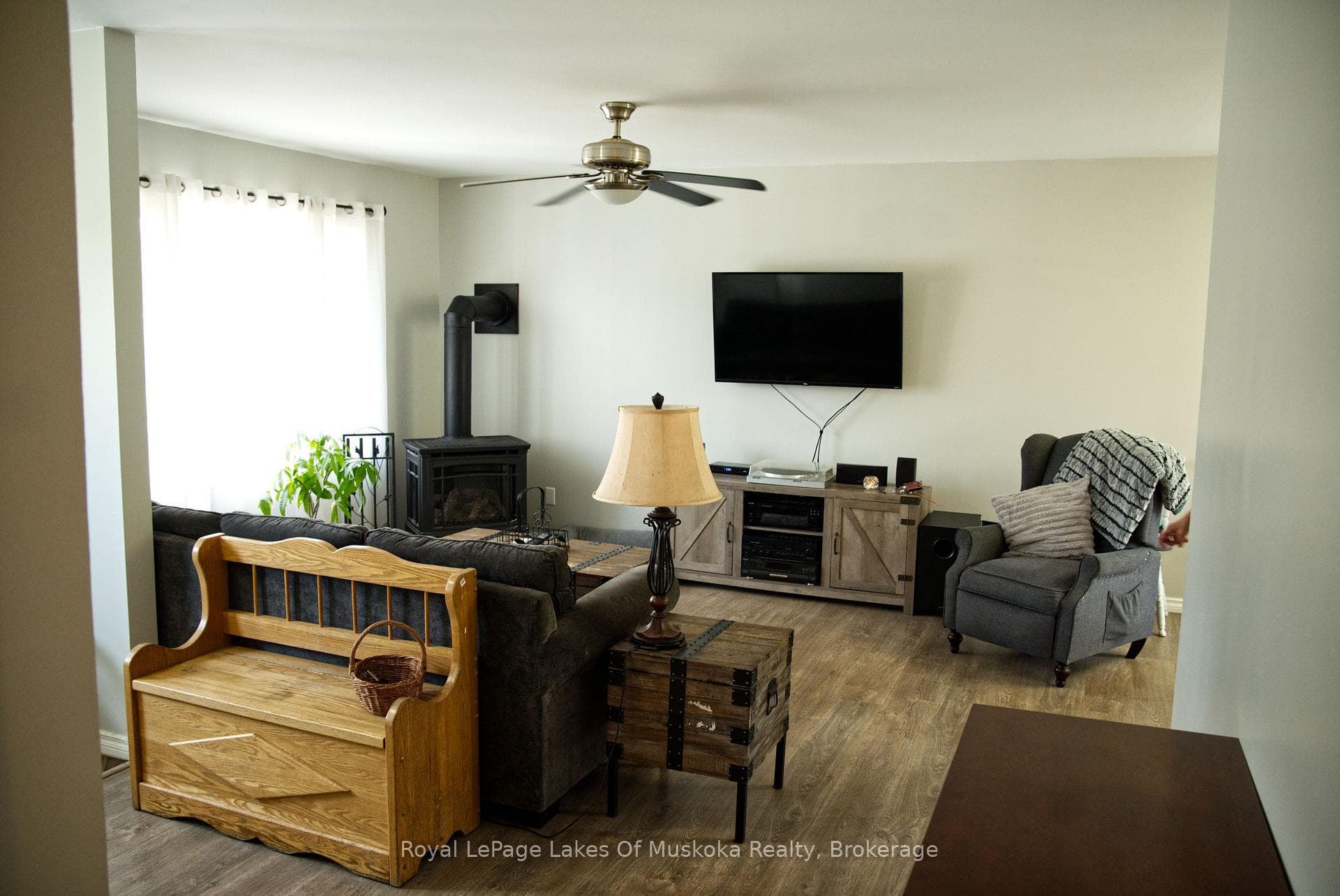 52 Sunshine Street photo 10