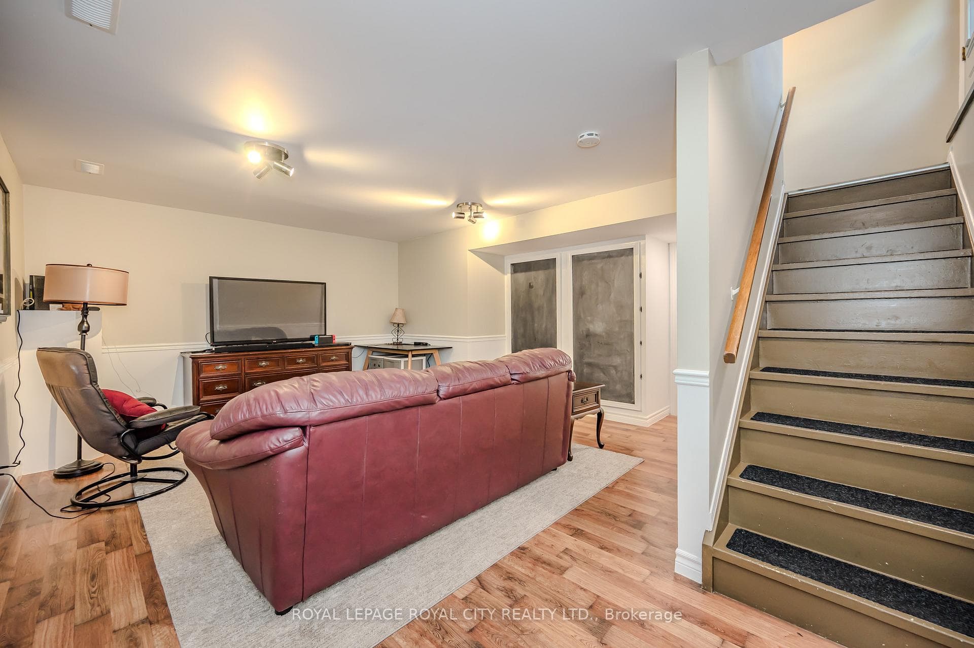 351 Argyll Street photo 24