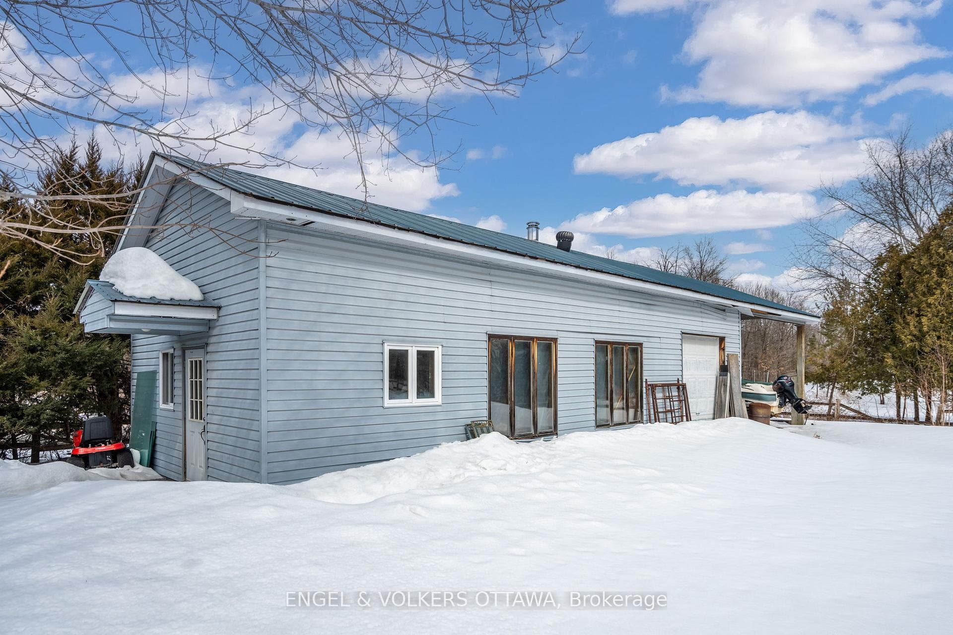 8666 Springhill Road photo 6