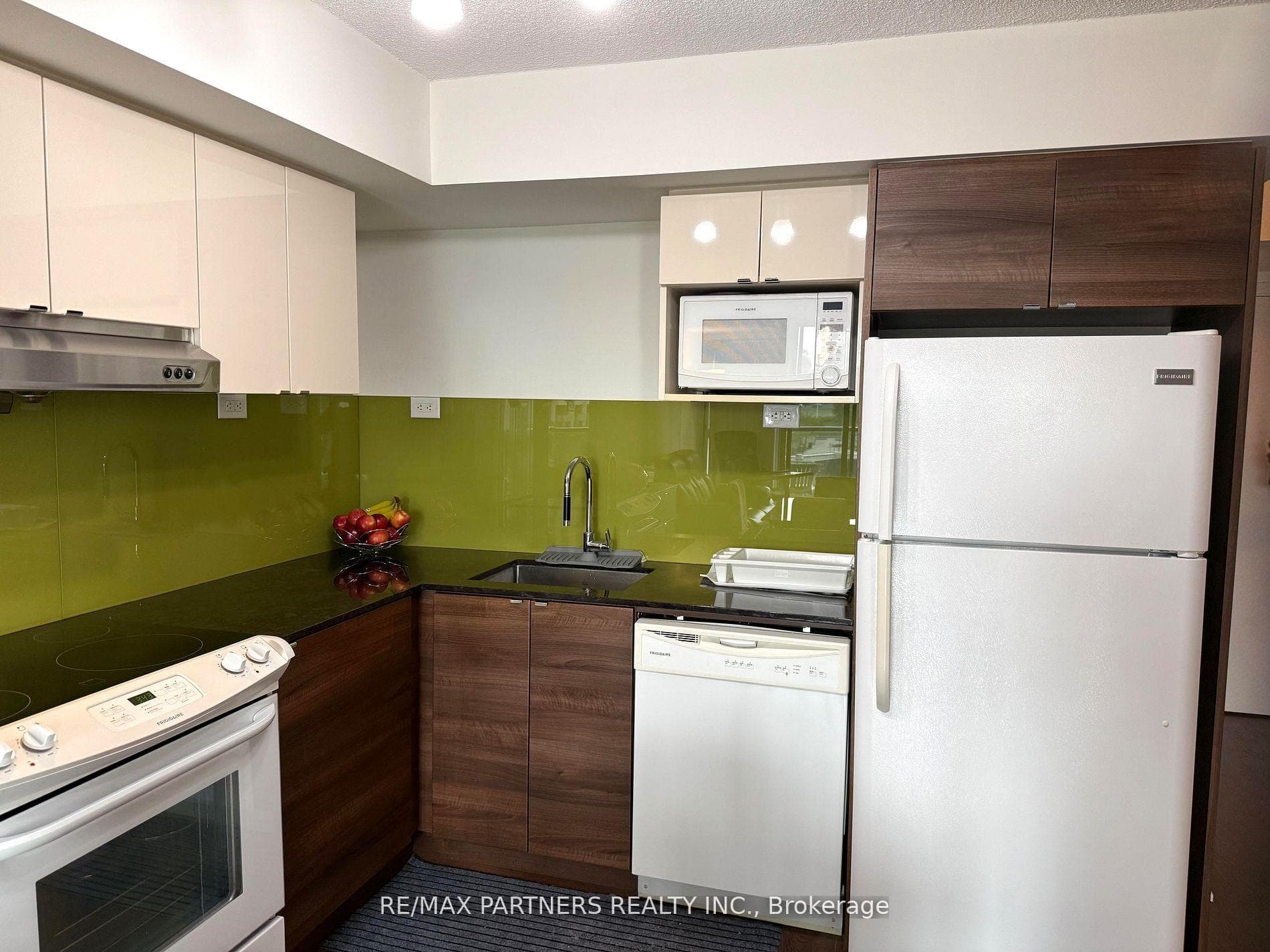 121 Mcmahon Drive Unit 716 photo 8