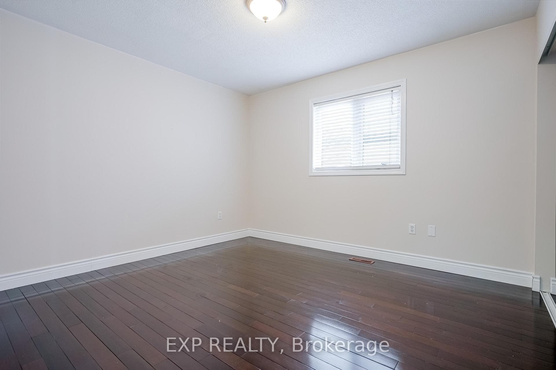 75 Hutton Place photo 26