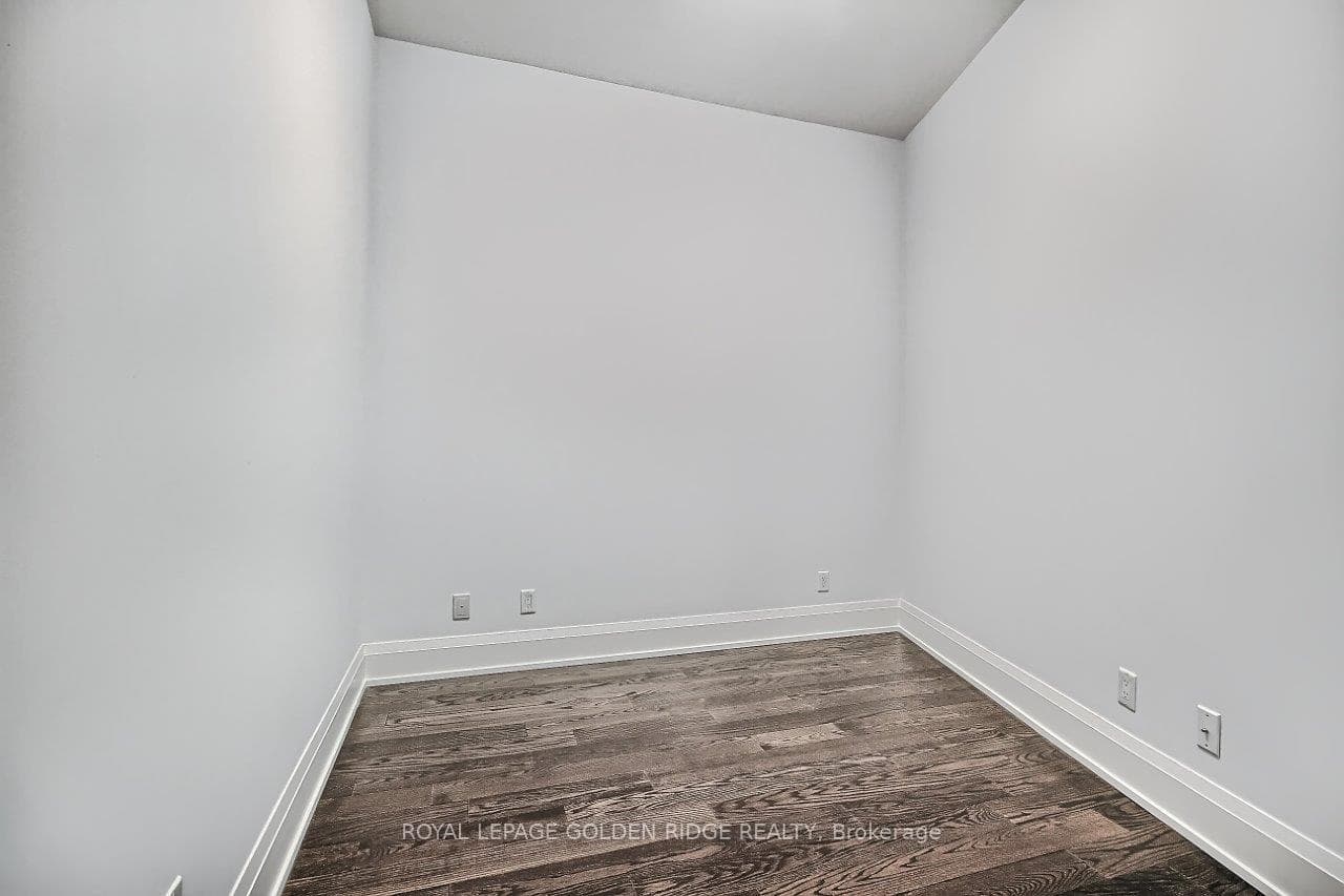 20 Fred Varley Drive Unit 227 photo 5