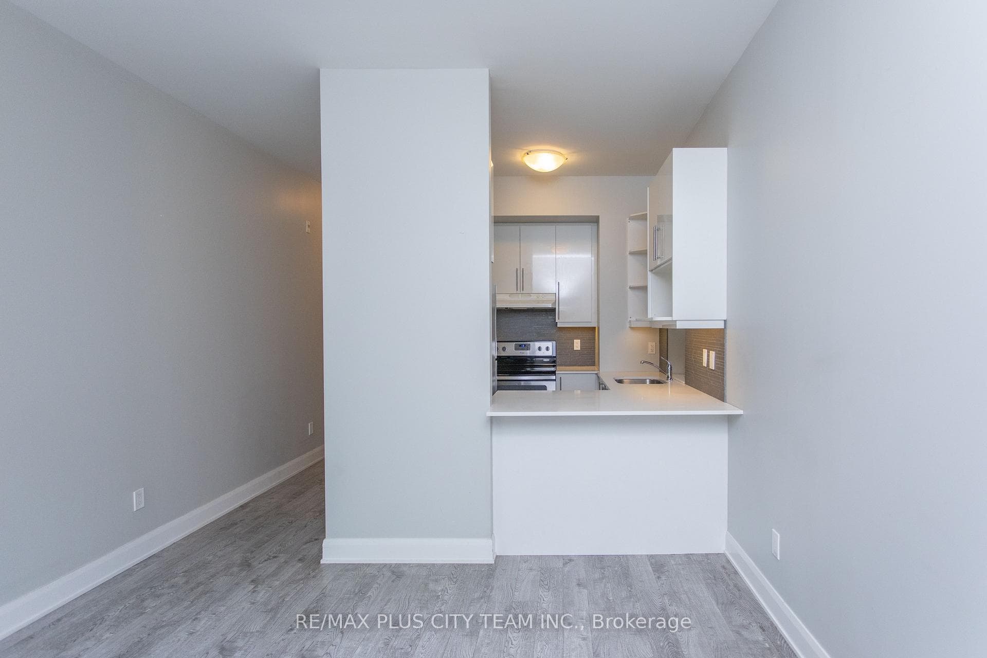 686 Bathurst Street Unit 107 photo 3