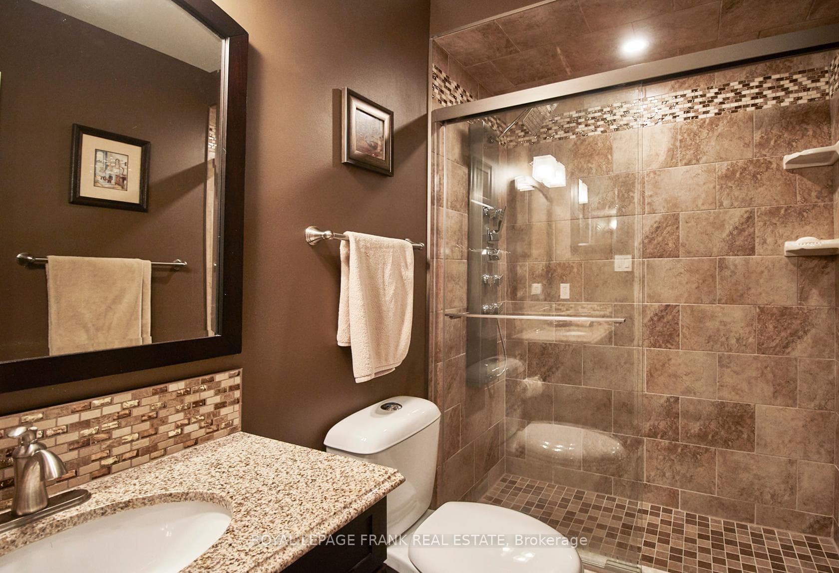 350 Lakebreeze Drive Unit Unit 3 photo 23