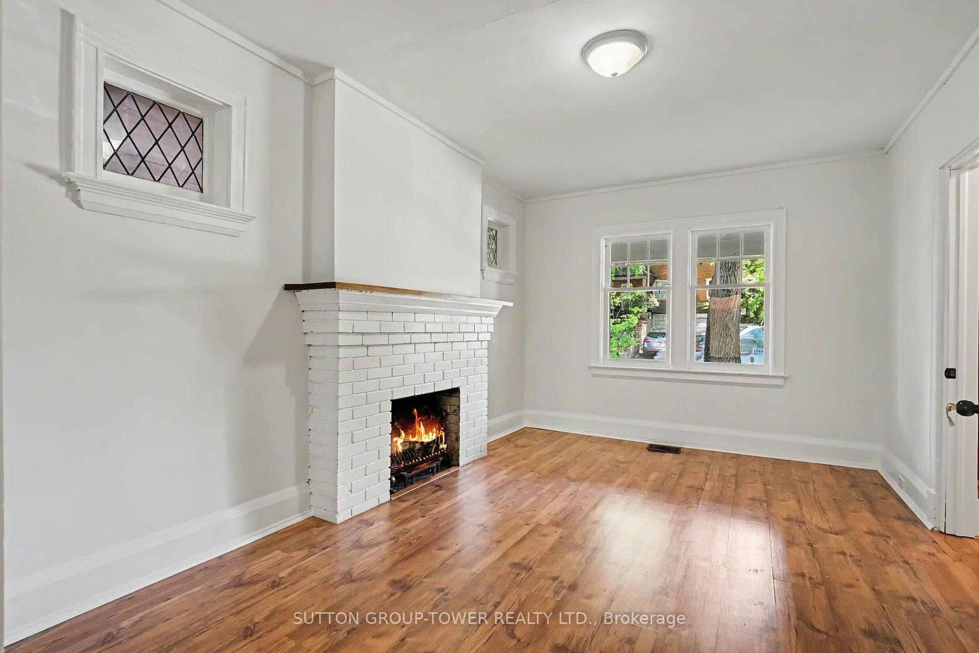 118 Castlefield Avenue photo 6