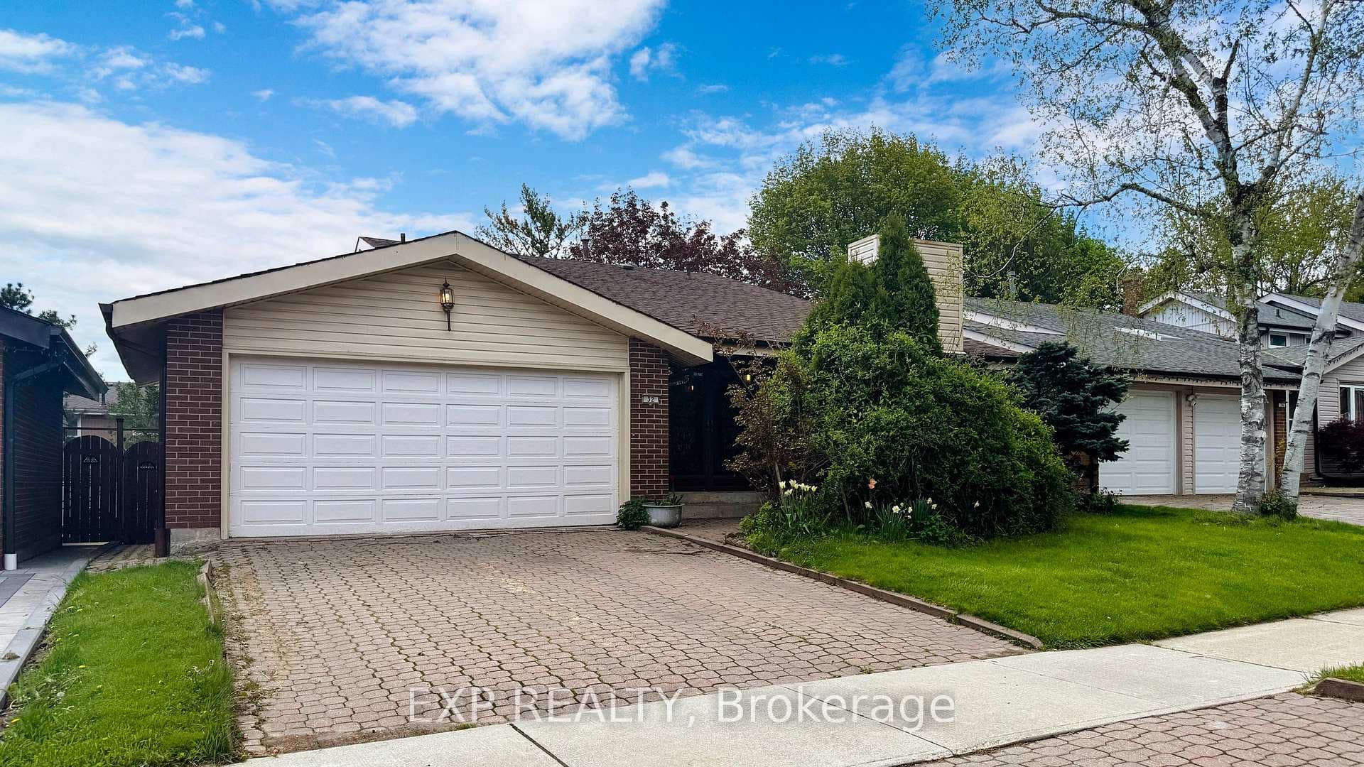32 Amanda Drive photo 3