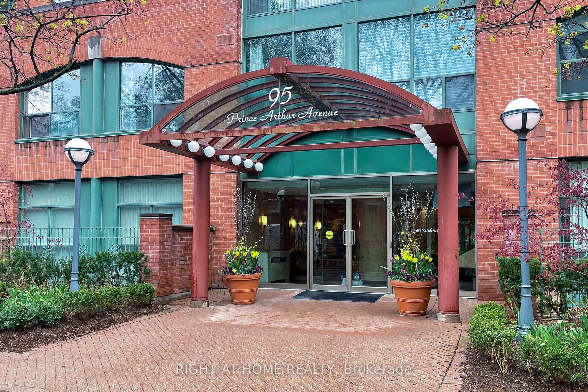 95 Prince Arthur Avenue Unit 622 photo 1